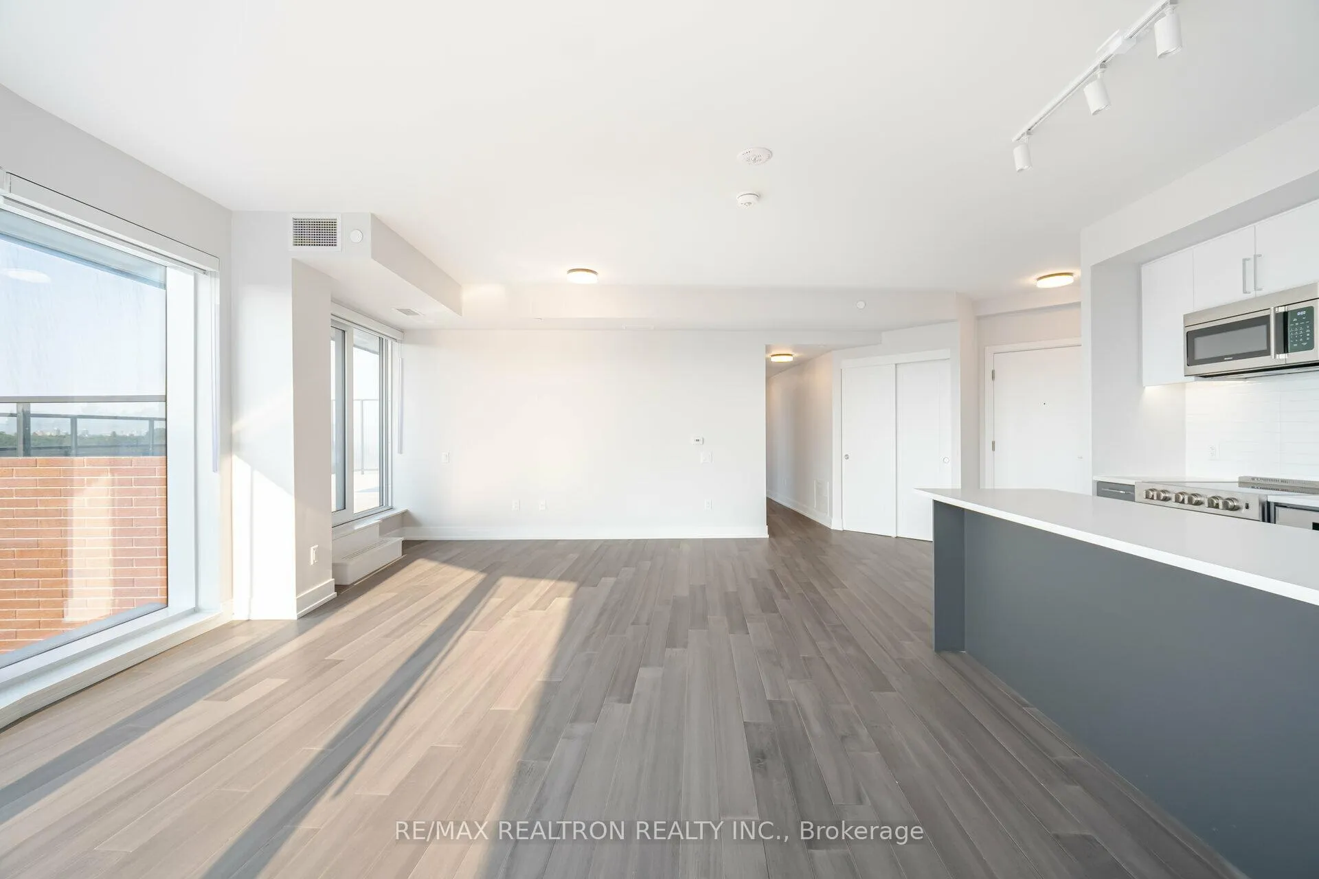 Photo 2 of Unit 907, 2525 Bathurst Street, Toronto, Forest Hill North — HOMEH