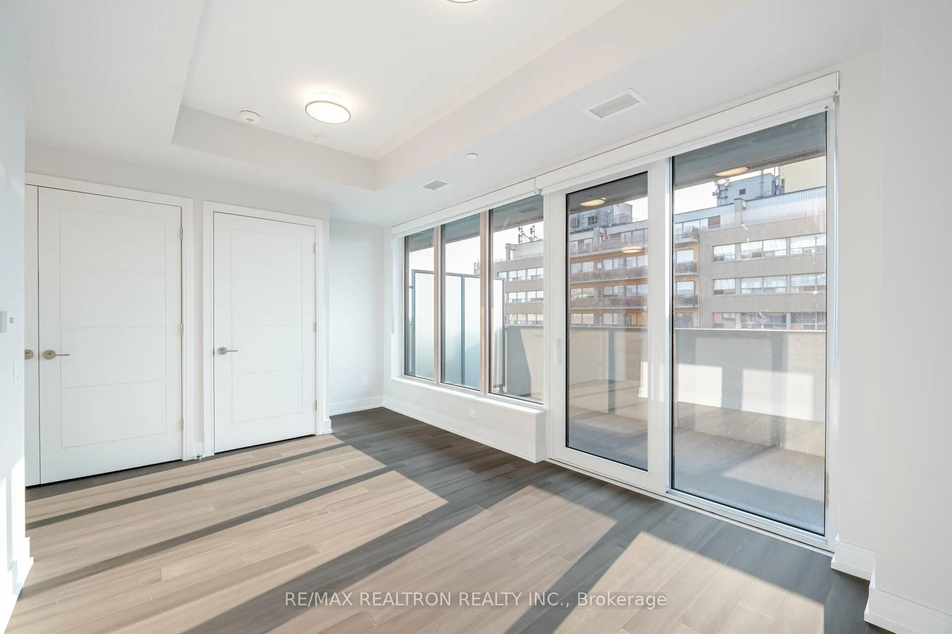Photo 4 of Unit 907, 2525 Bathurst Street, Toronto, Forest Hill North — HOMEH