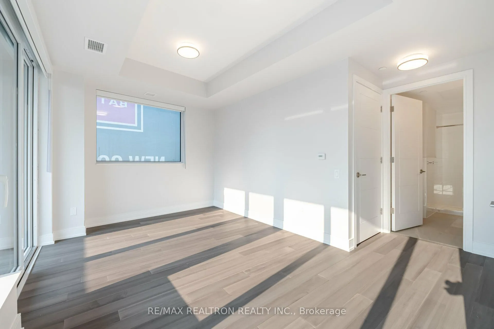 Photo 6 of Unit 907, 2525 Bathurst Street, Toronto, Forest Hill North — HOMEH