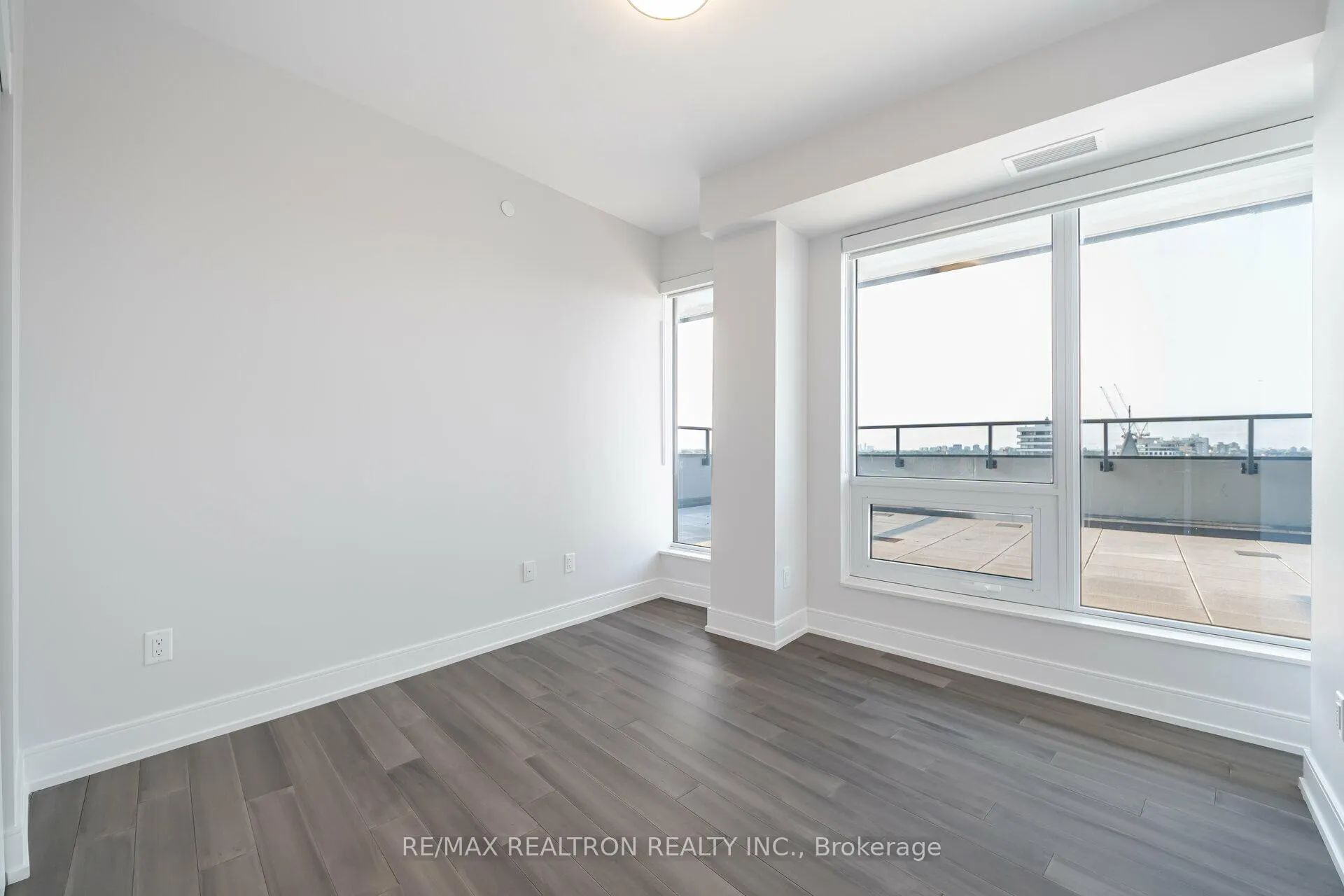 Photo 10 of Unit 907, 2525 Bathurst Street, Toronto, Forest Hill North — HOMEH
