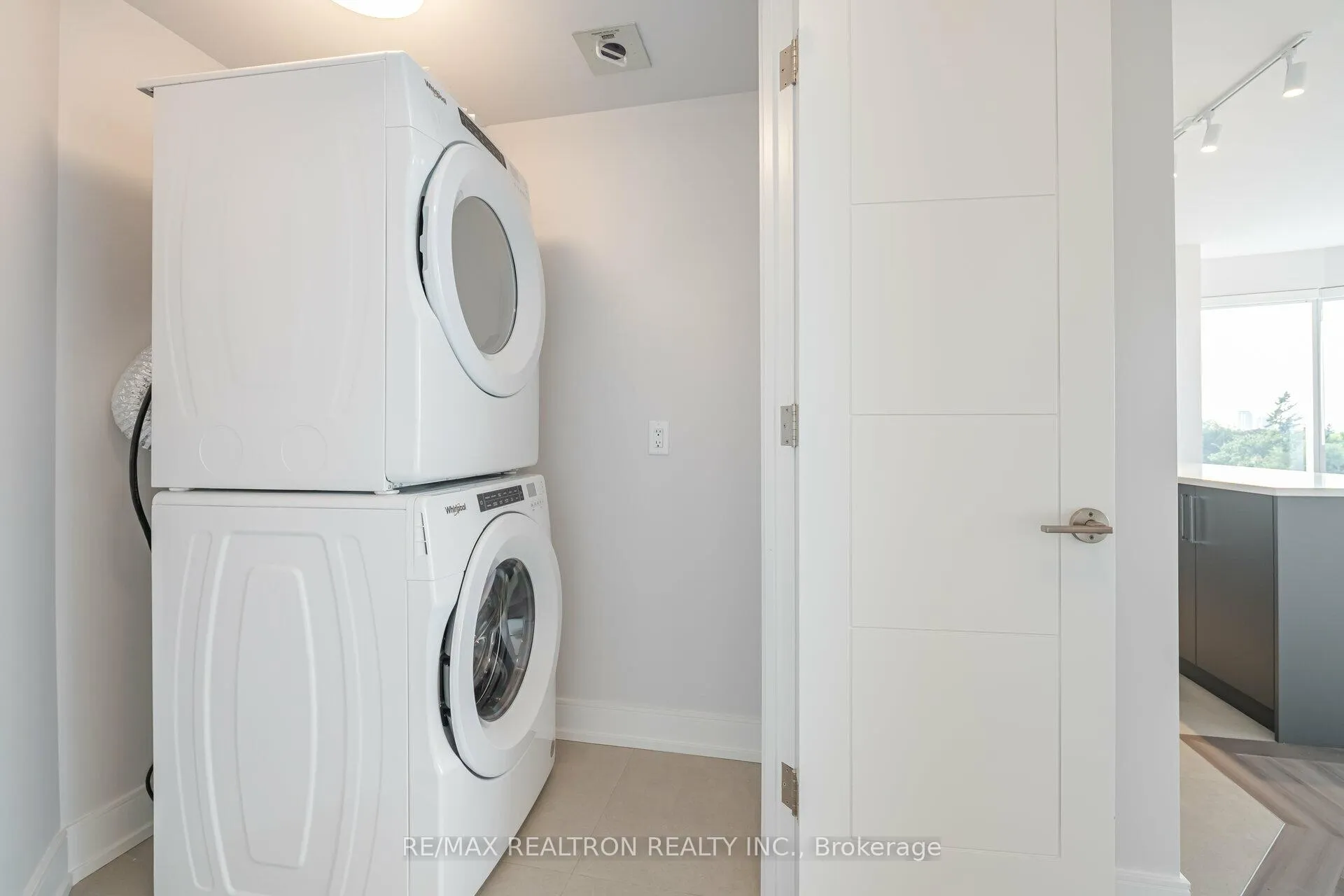 Photo 14 of Unit 907, 2525 Bathurst Street, Toronto, Forest Hill North — HOMEH