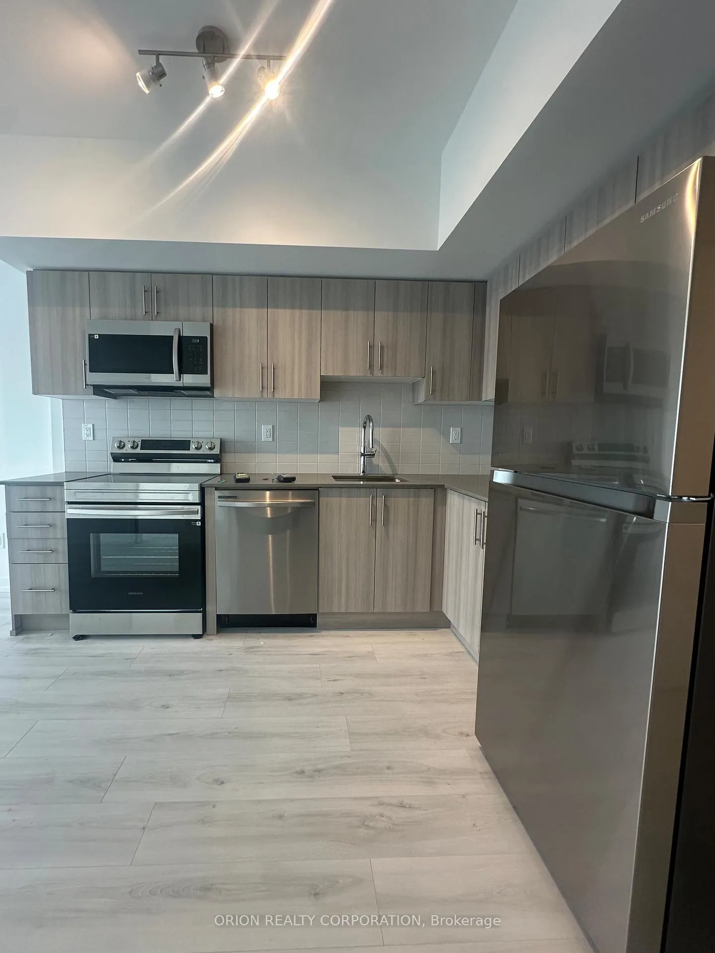 Photo 2 of Unit 2707, 1435 Celebration Drive, Pickering, Bay Ridges — HOMEH
