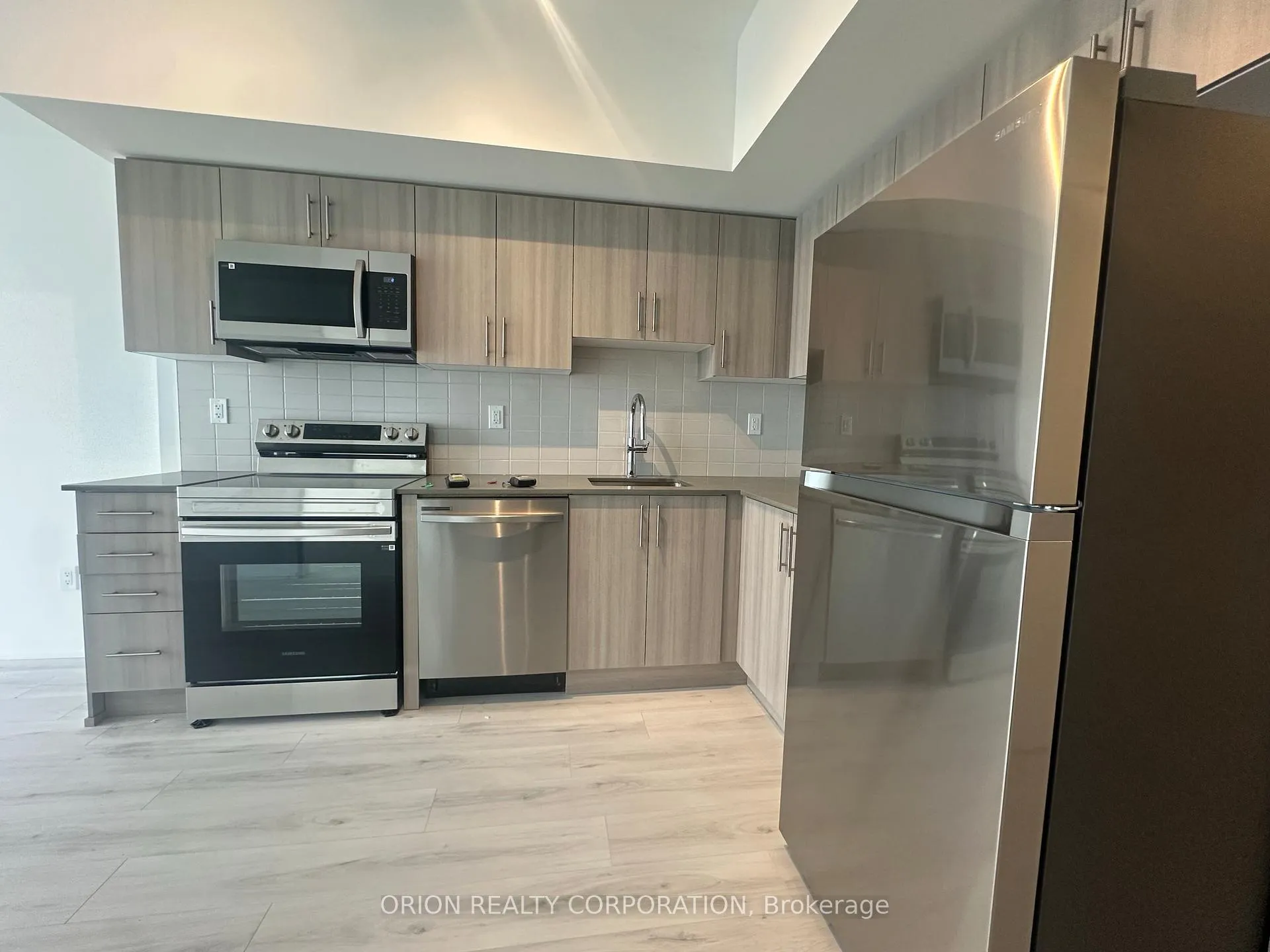 Photo 3 of Unit 2707, 1435 Celebration Drive, Pickering, Bay Ridges — HOMEH