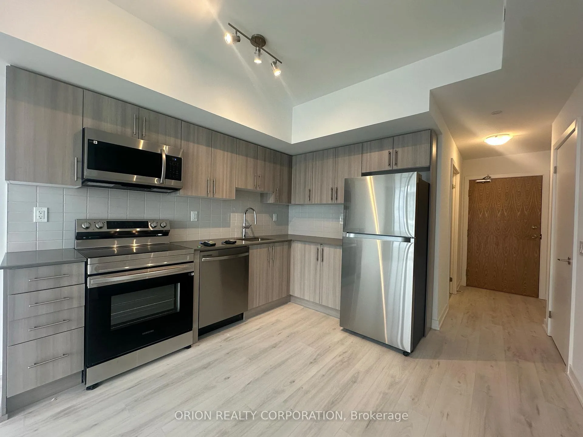 Photo 4 of Unit 2707, 1435 Celebration Drive, Pickering, Bay Ridges — HOMEH