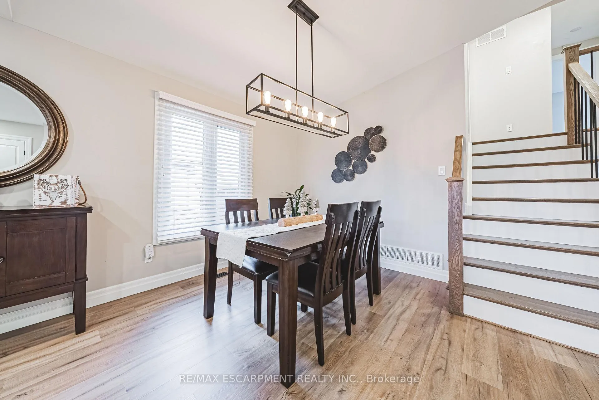 Photo 6 of 14 Gatestone Drive, Hamilton, Stoney Creek Mountain — HOMEH