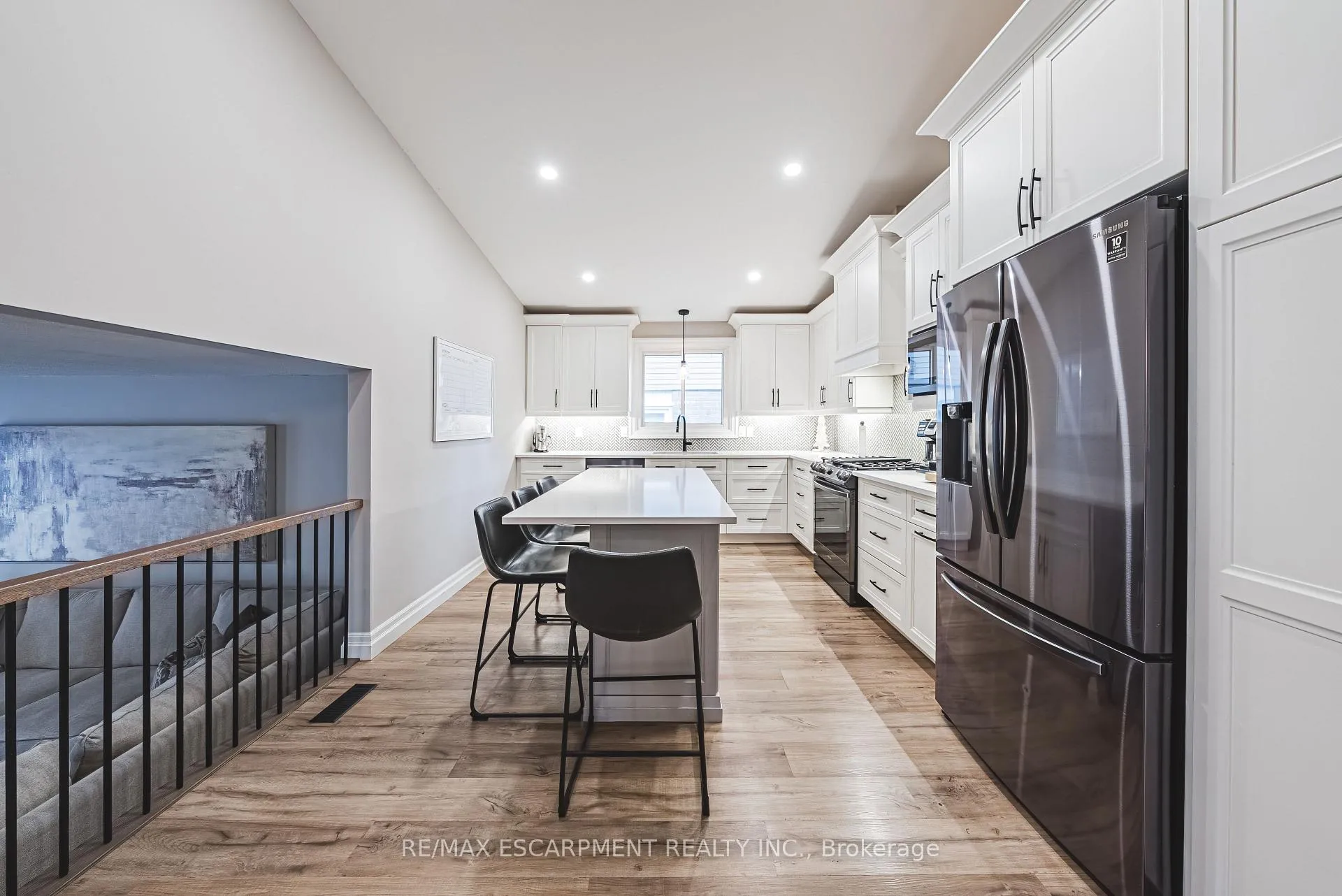 Photo 7 of 14 Gatestone Drive, Hamilton, Stoney Creek Mountain — HOMEH