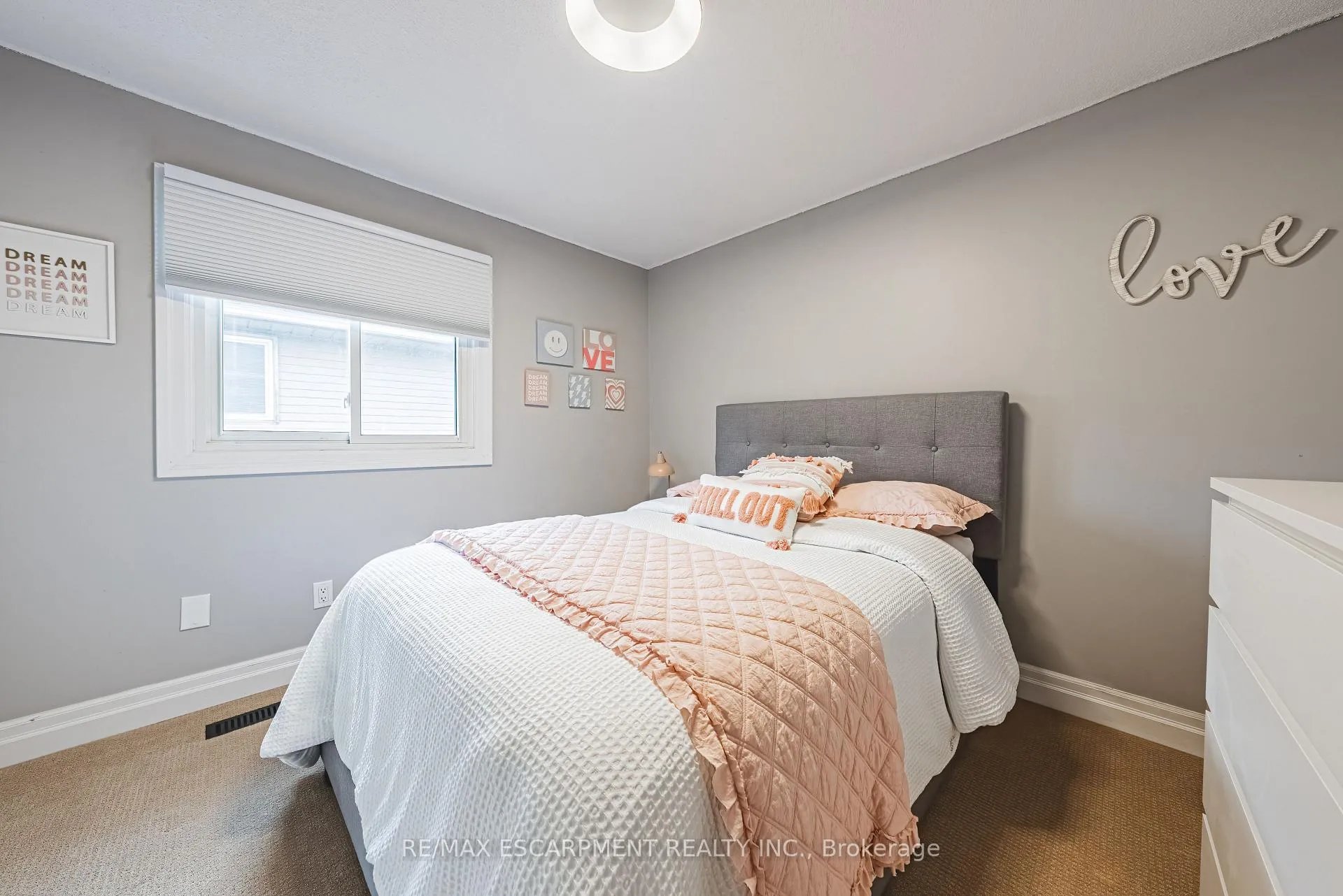 Photo 13 of 14 Gatestone Drive, Hamilton, Stoney Creek Mountain — HOMEH
