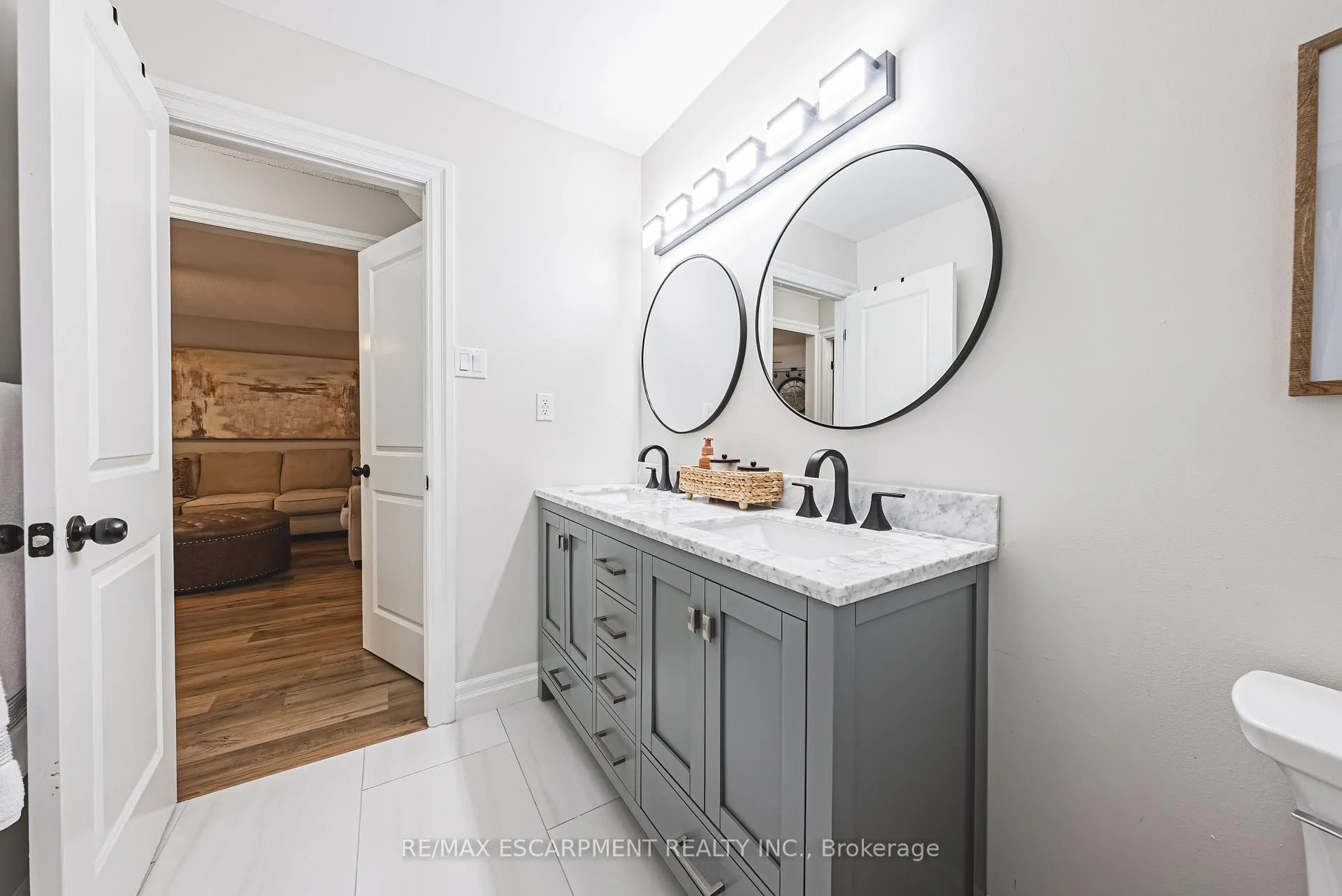 Photo 22 of 14 Gatestone Drive, Hamilton, Stoney Creek Mountain — HOMEH