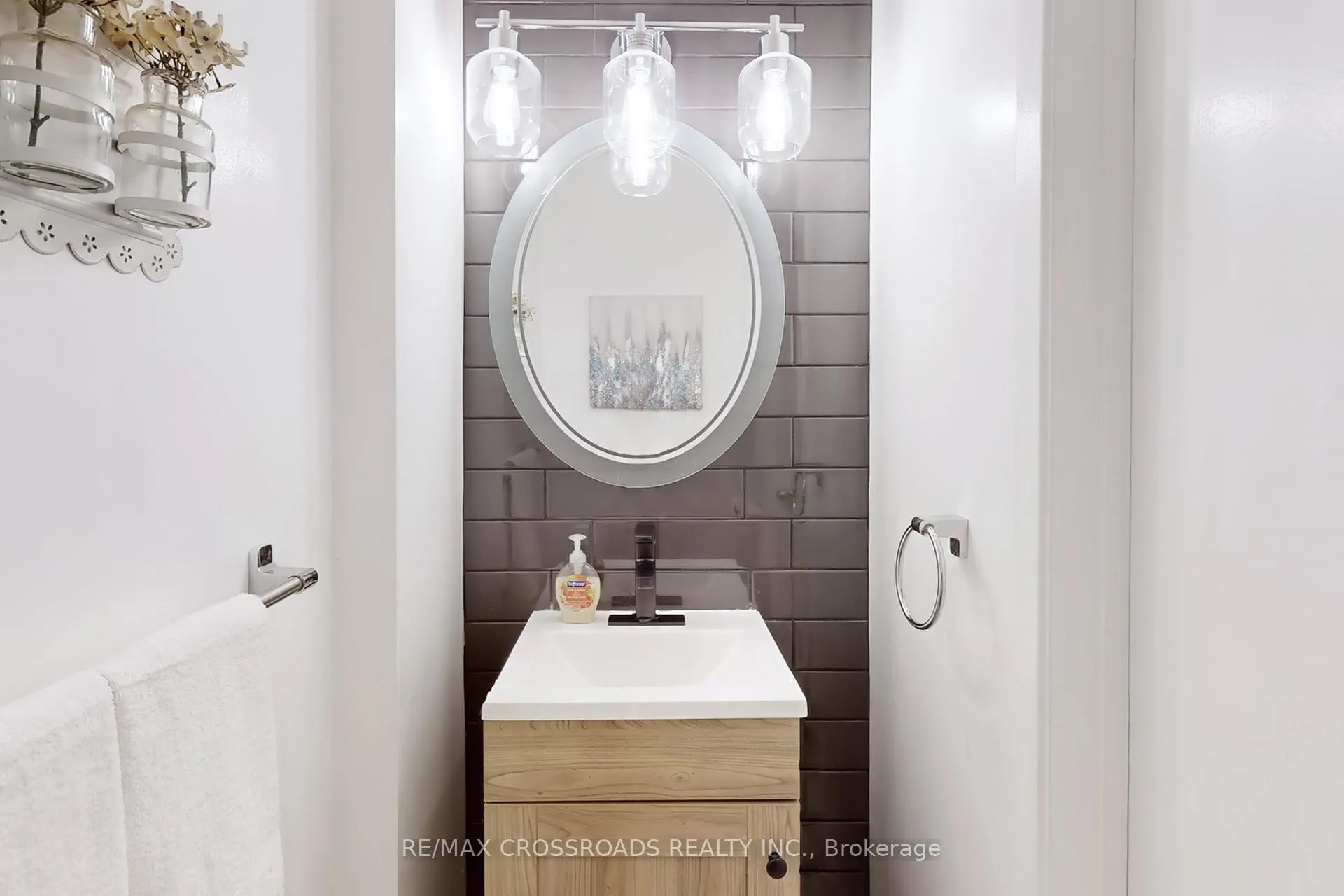 Photo 20 of Unit 27, 27 The Carriage Way, Markham, Royal Orchard — HOMEH
