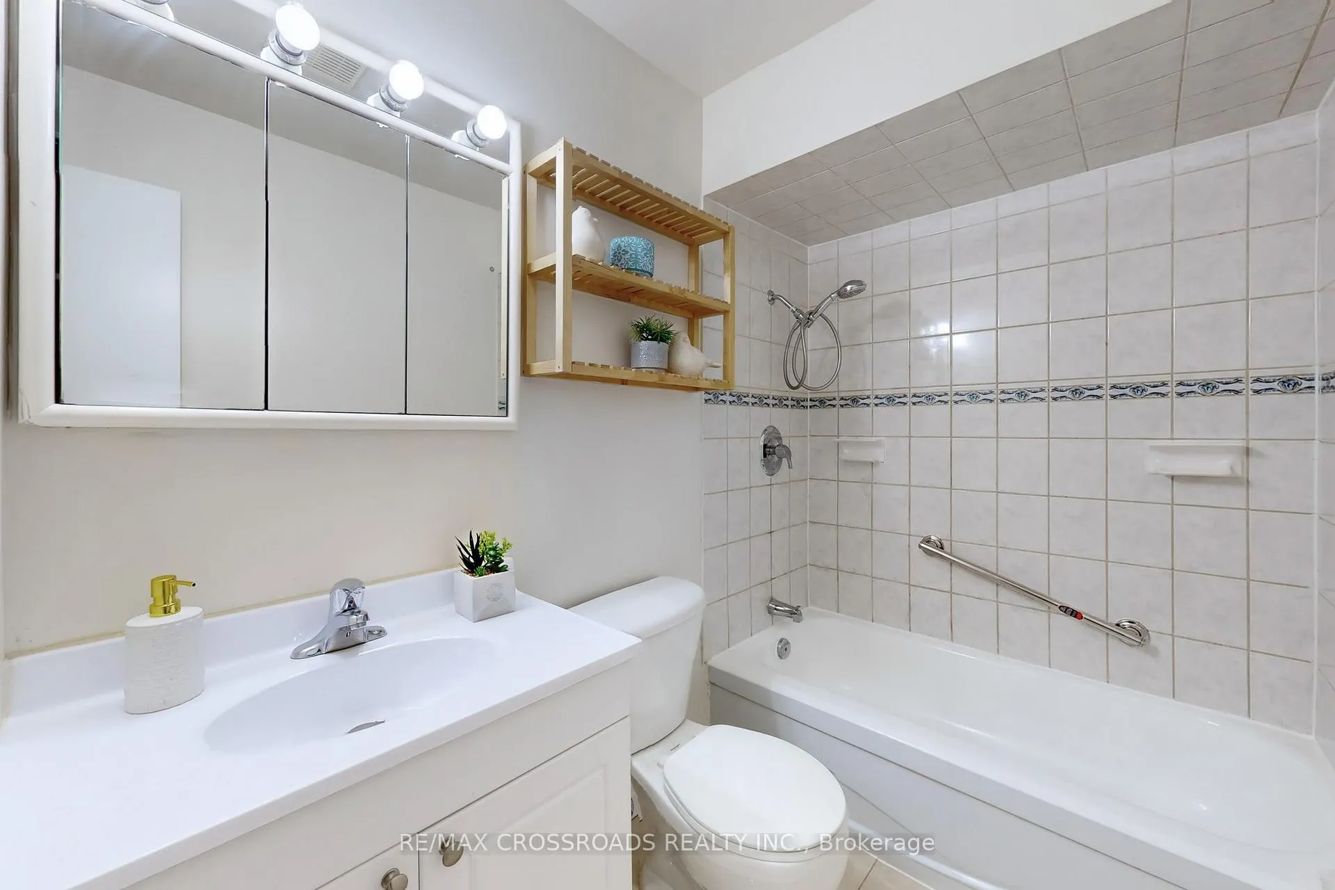 Photo 34 of Unit 27, 27 The Carriage Way, Markham, Royal Orchard — HOMEH