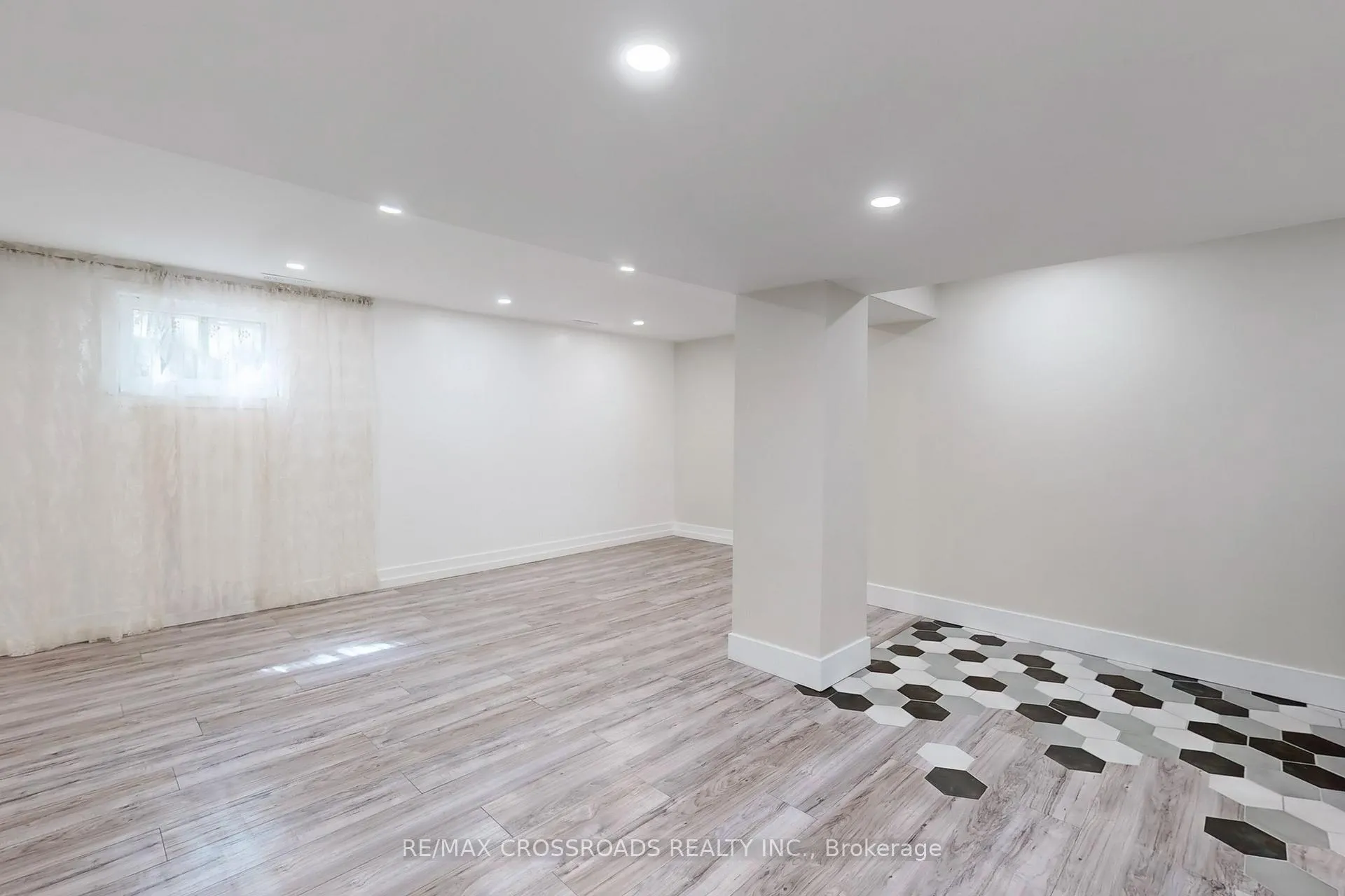 Photo 37 of Unit 27, 27 The Carriage Way, Markham, Royal Orchard — HOMEH