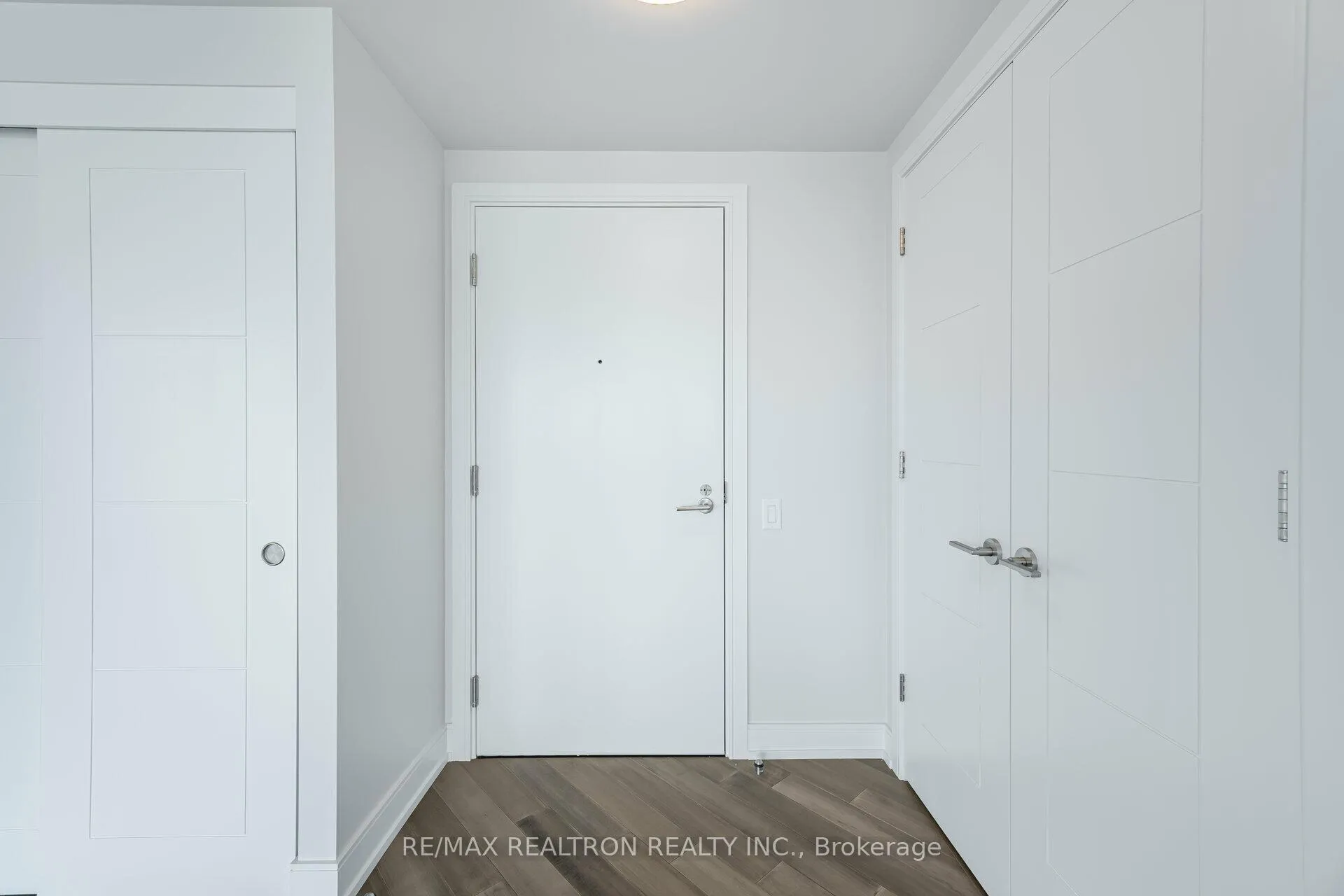 Front of Unit 1107, 2525 Bathurst Street