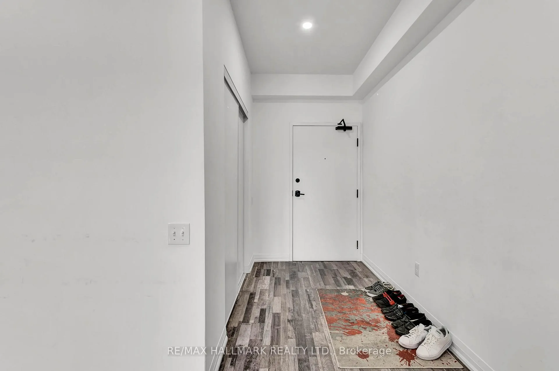 Photo 7 of Unit 201, 54 Koda Street, Barrie, Rural Barrie Southwest — HOMEH