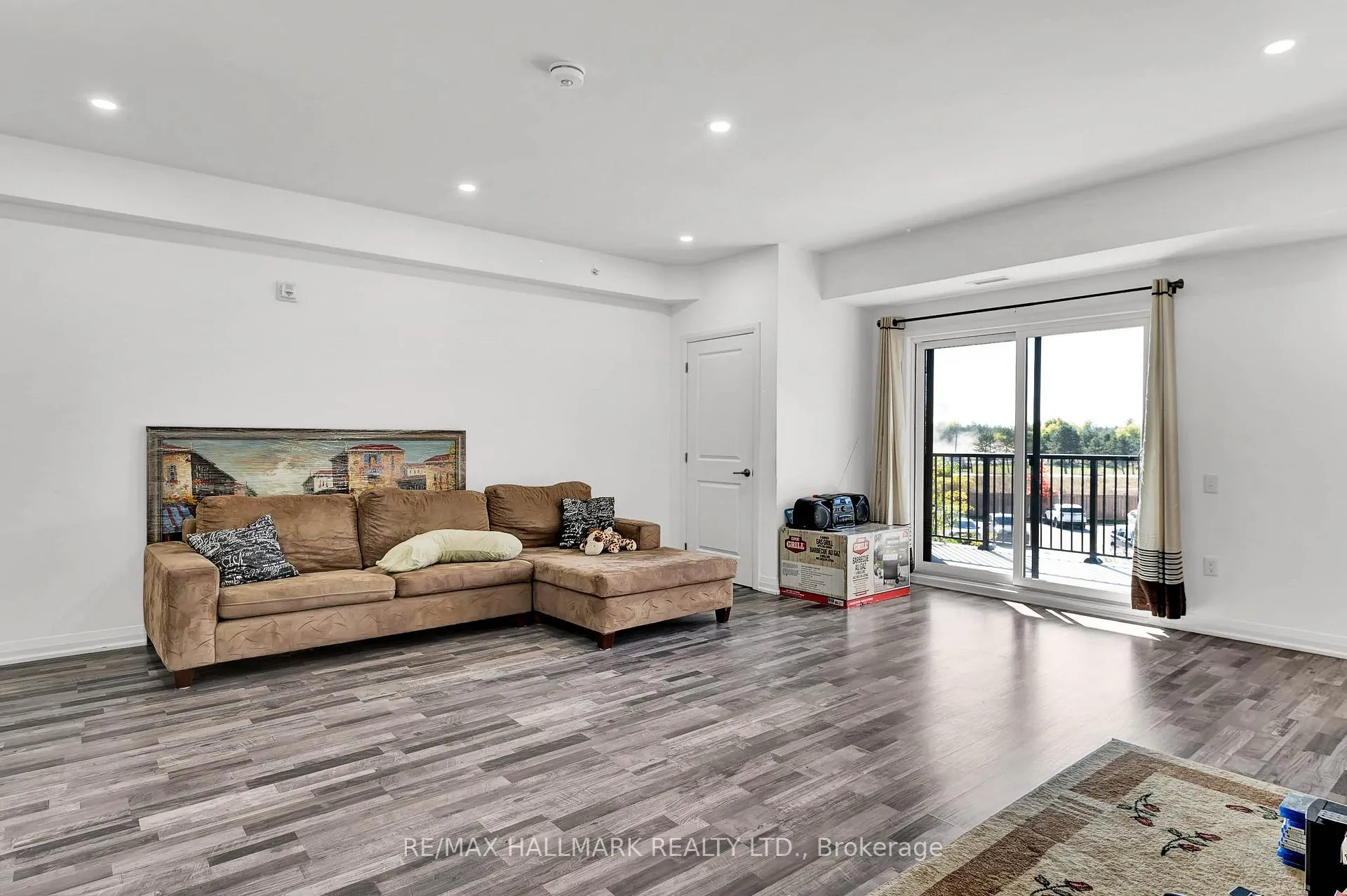 Photo 10 of Unit 201, 54 Koda Street, Barrie, Rural Barrie Southwest — HOMEH