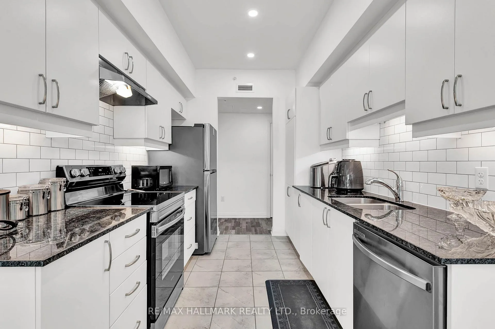 Photo 13 of Unit 201, 54 Koda Street, Barrie, Rural Barrie Southwest — HOMEH