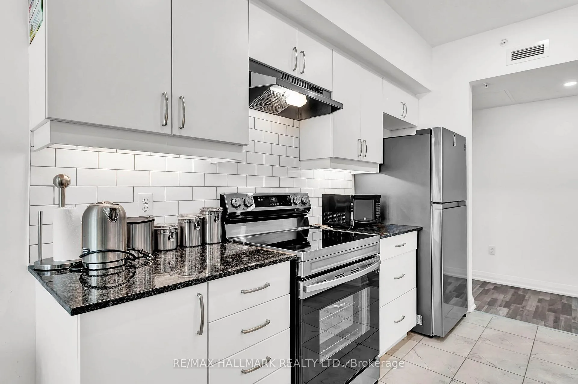 Photo 14 of Unit 201, 54 Koda Street, Barrie, Rural Barrie Southwest — HOMEH