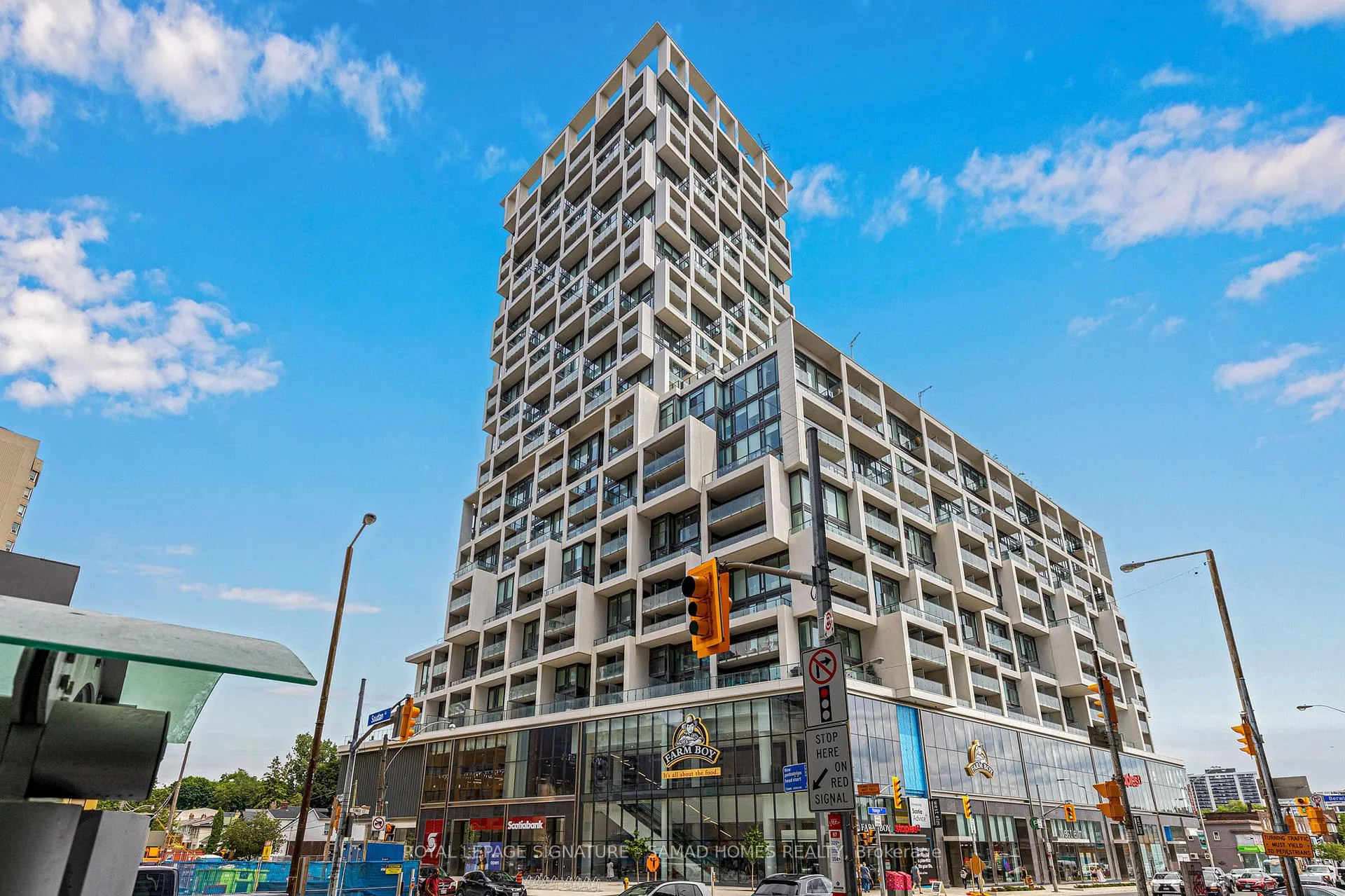 Front of Unit 702, 5 Soudan Avenue