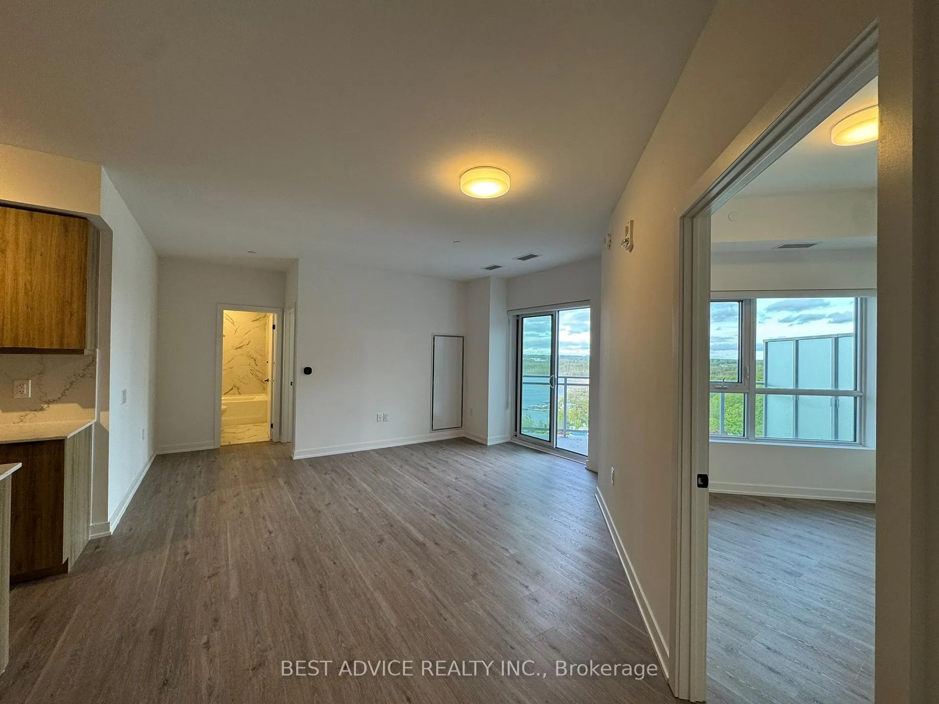 Photo 8 of Unit 1206, 56 Lakeside Terrace, Barrie, Little Lake — HOMEH