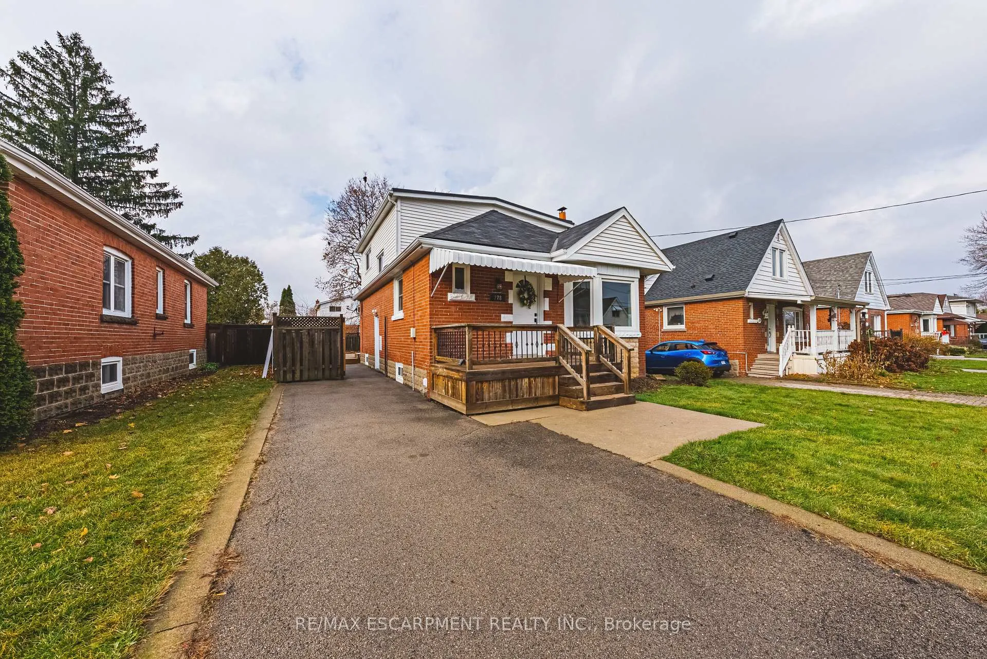 Photo 2 of 278 East 12TH Street, Hamilton, Inch Park — HOMEH