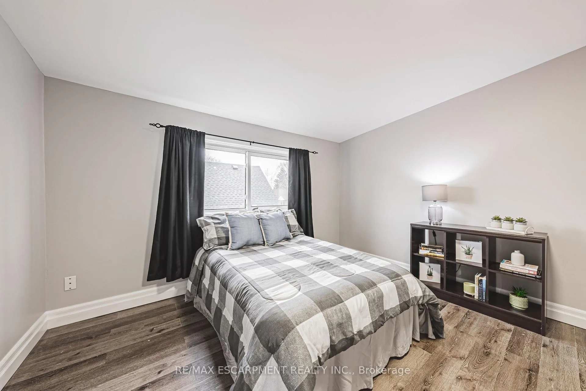 Photo 23 of 278 East 12TH Street, Hamilton, Inch Park — HOMEH