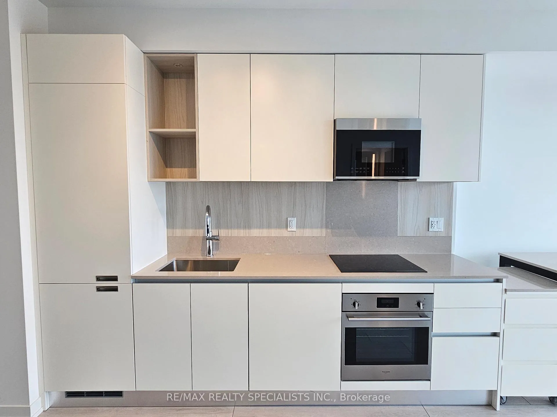 Photo 7 of Unit 2103, 39 Mary Street, Barrie, City Centre — HOMEH
