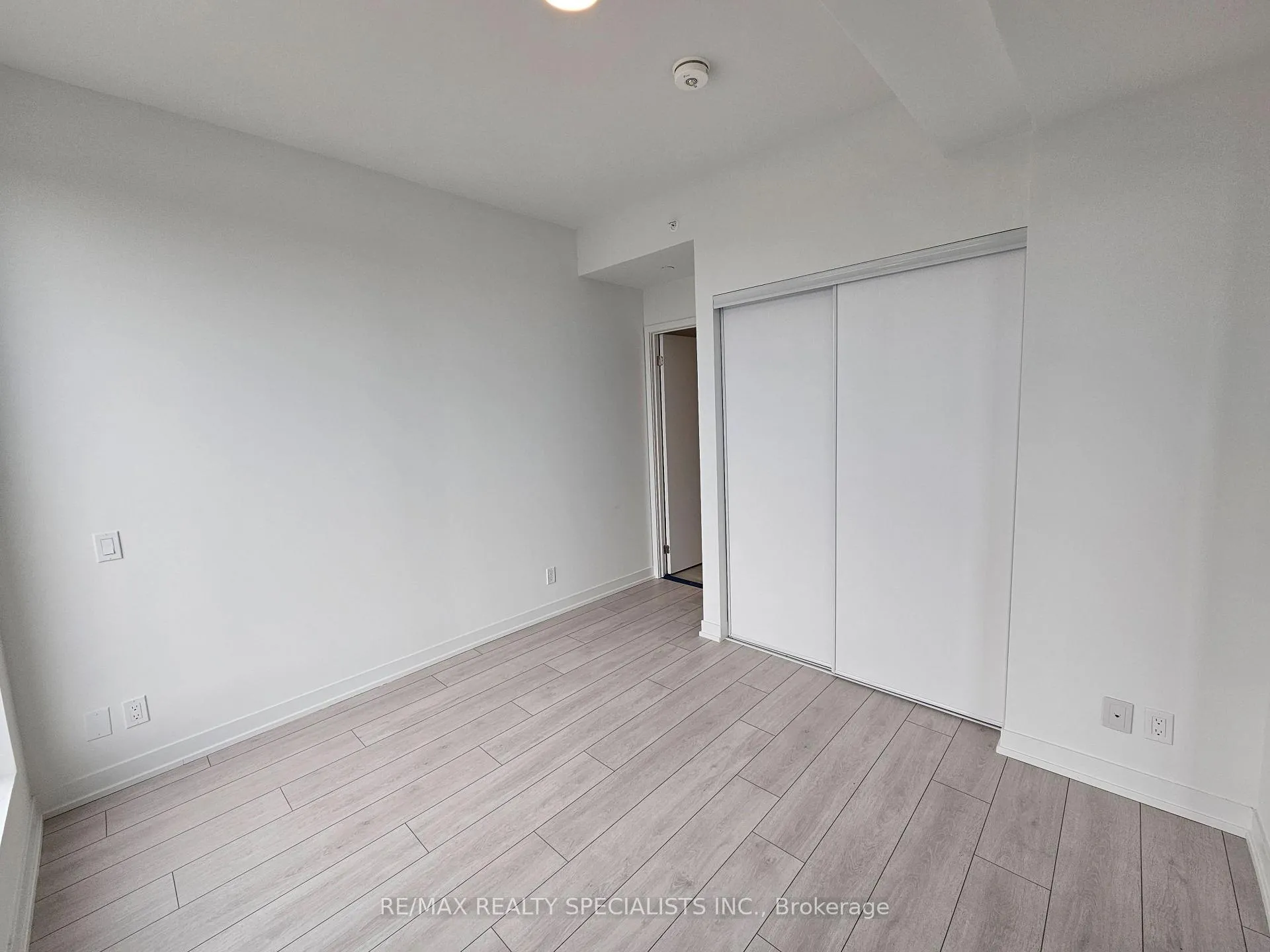 Photo 12 of Unit 2103, 39 Mary Street, Barrie, City Centre — HOMEH
