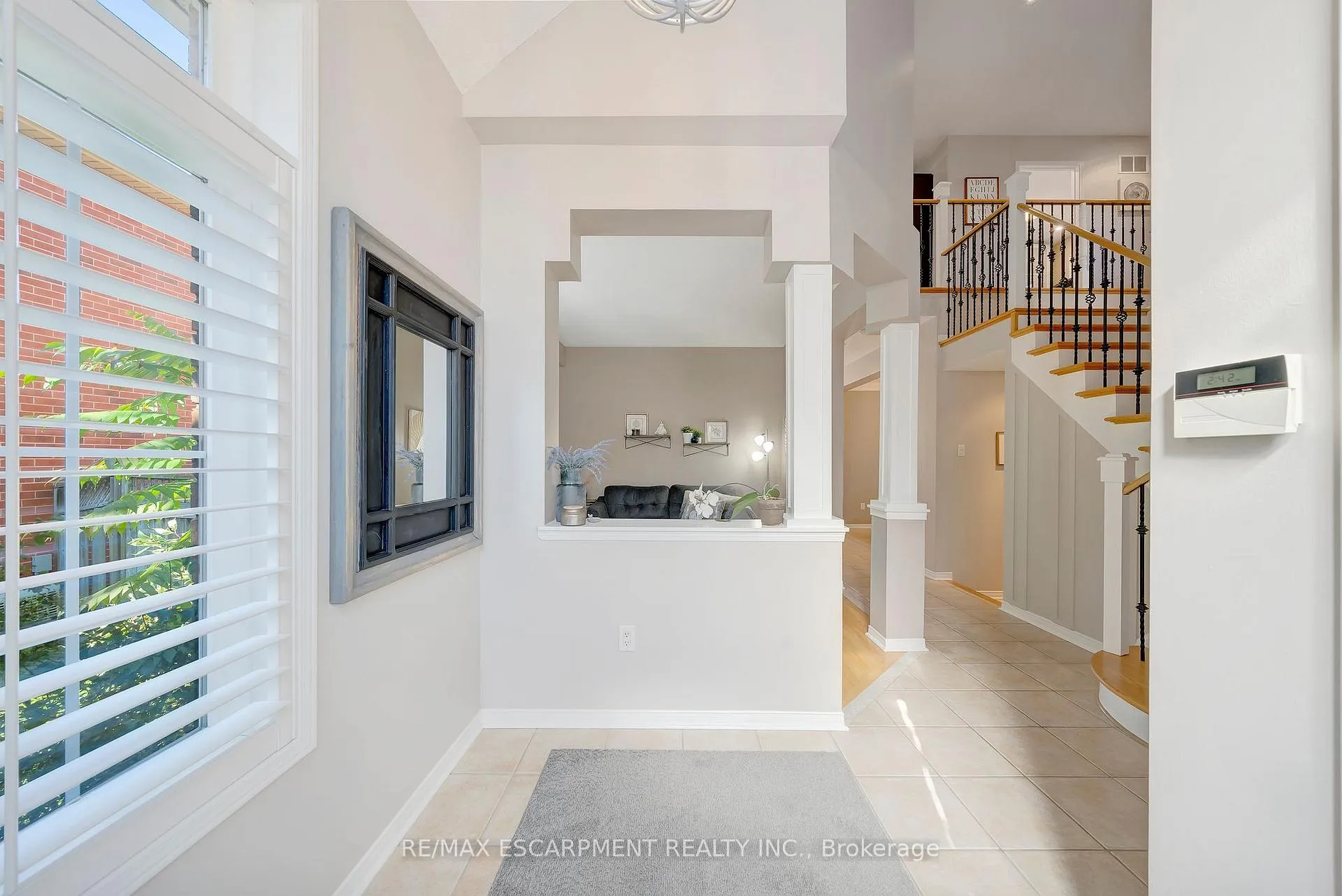 Photo 4 of 143 Valmont Street, Hamilton, Ancaster — HOMEH