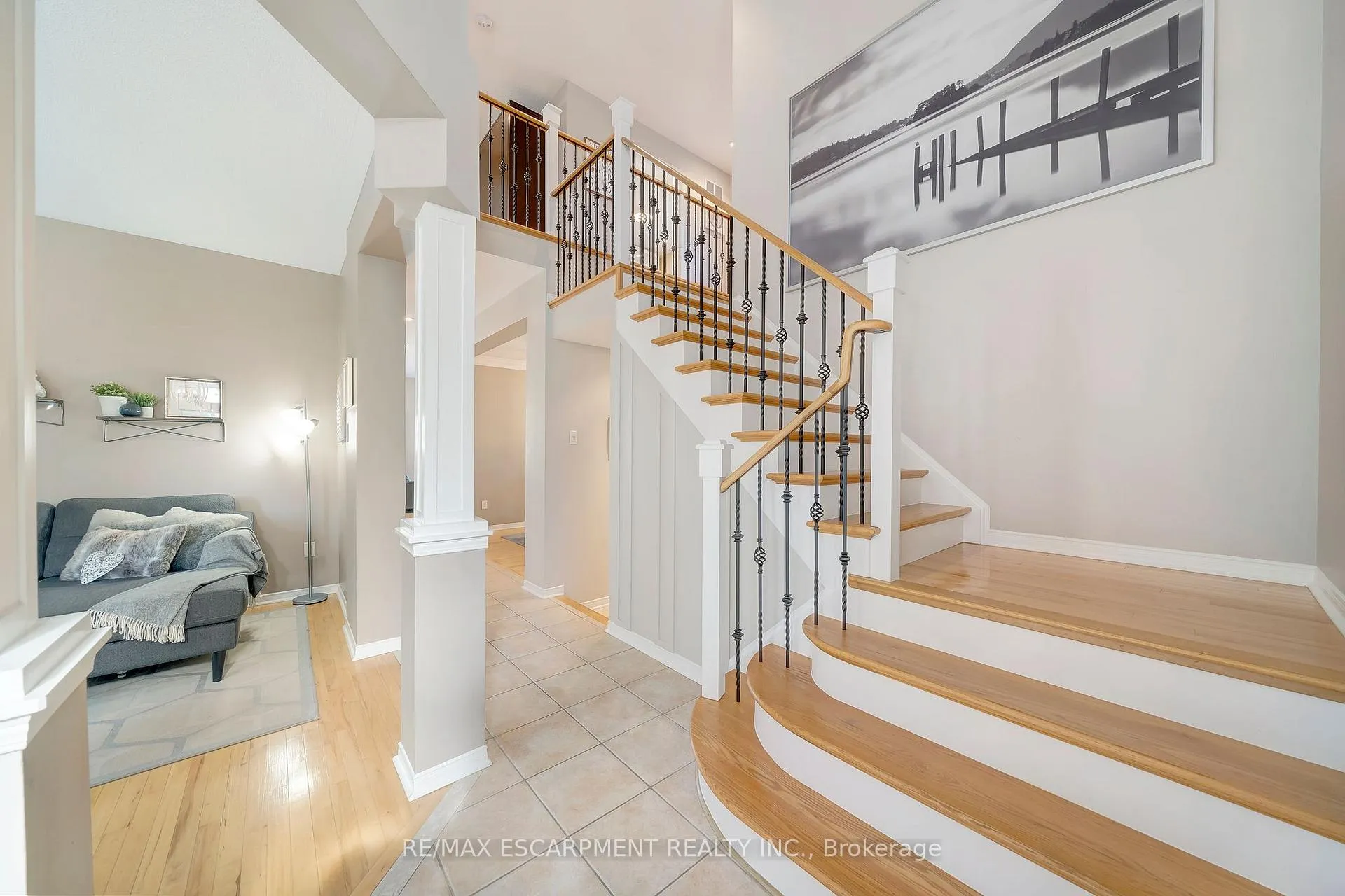 Photo 5 of 143 Valmont Street, Hamilton, Ancaster — HOMEH