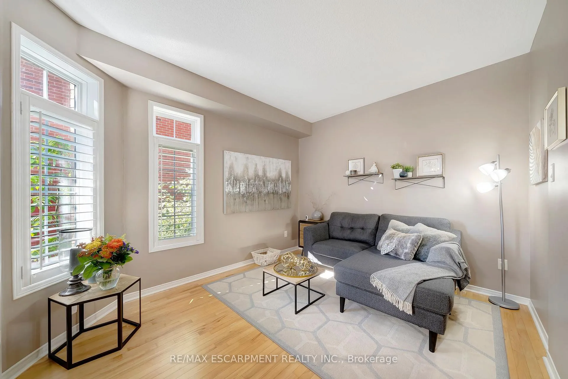 Photo 6 of 143 Valmont Street, Hamilton, Ancaster — HOMEH