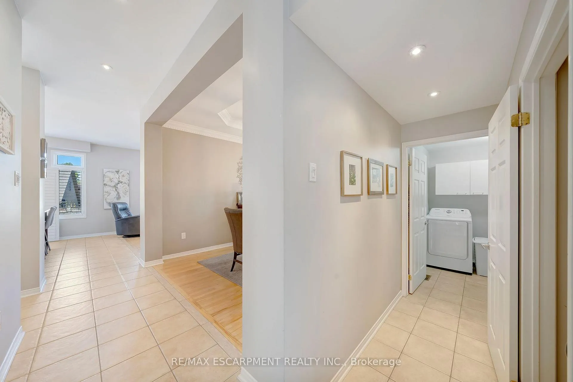 Photo 8 of 143 Valmont Street, Hamilton, Ancaster — HOMEH