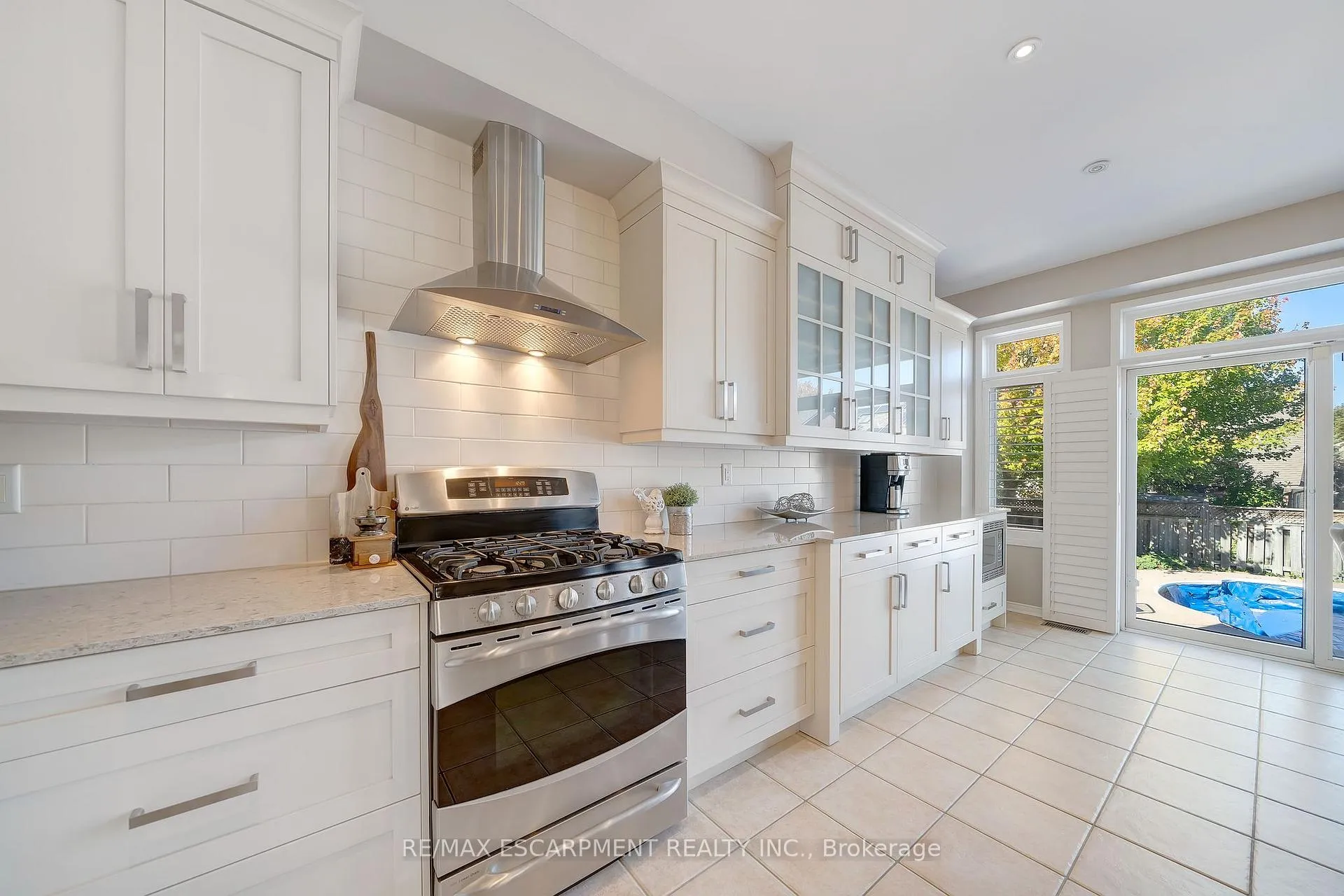 Photo 13 of 143 Valmont Street, Hamilton, Ancaster — HOMEH