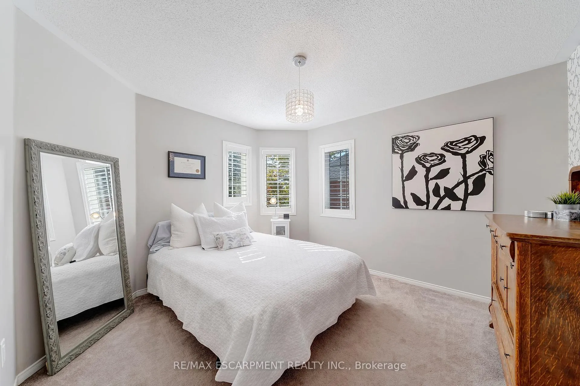 Photo 25 of 143 Valmont Street, Hamilton, Ancaster — HOMEH