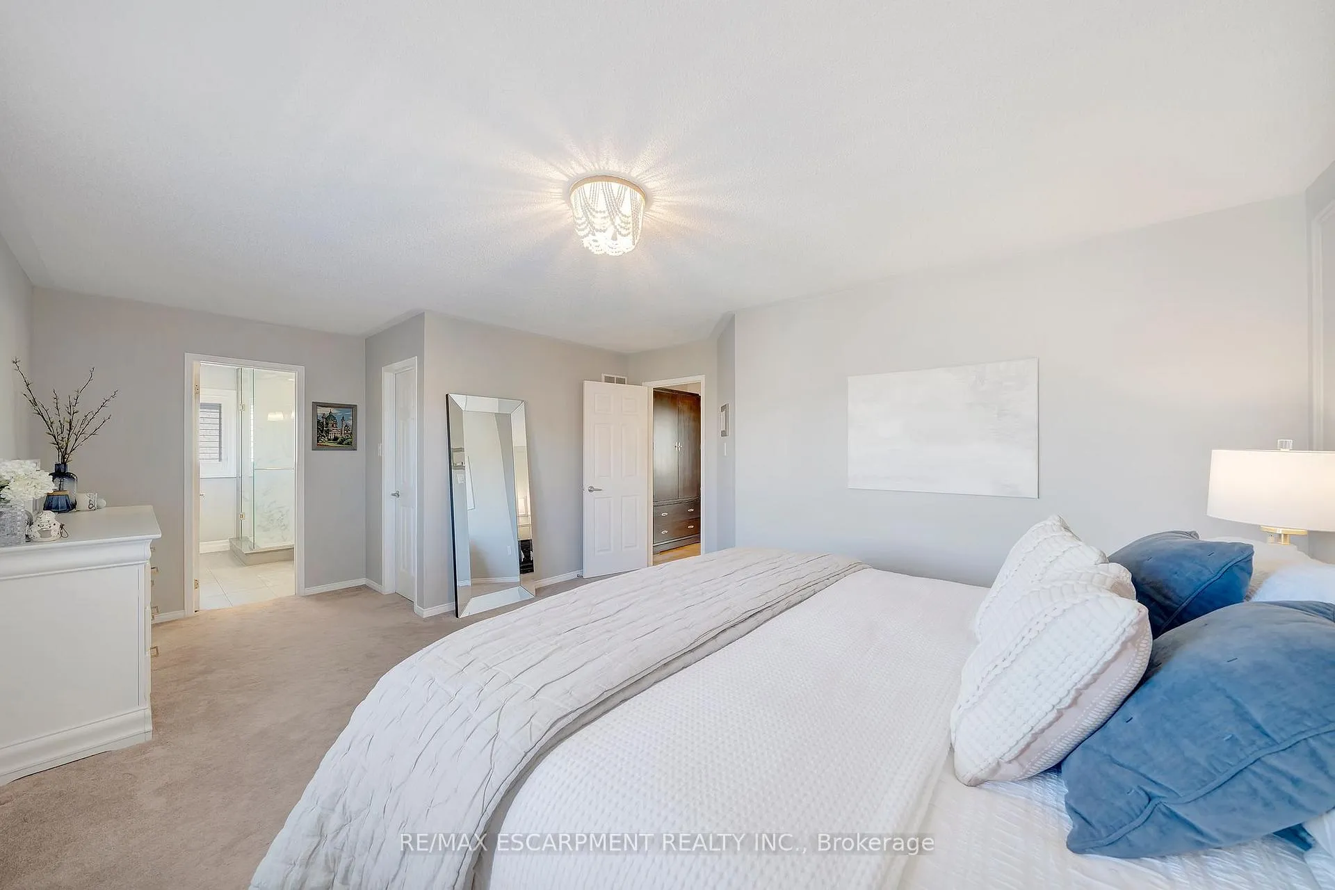 Photo 28 of 143 Valmont Street, Hamilton, Ancaster — HOMEH