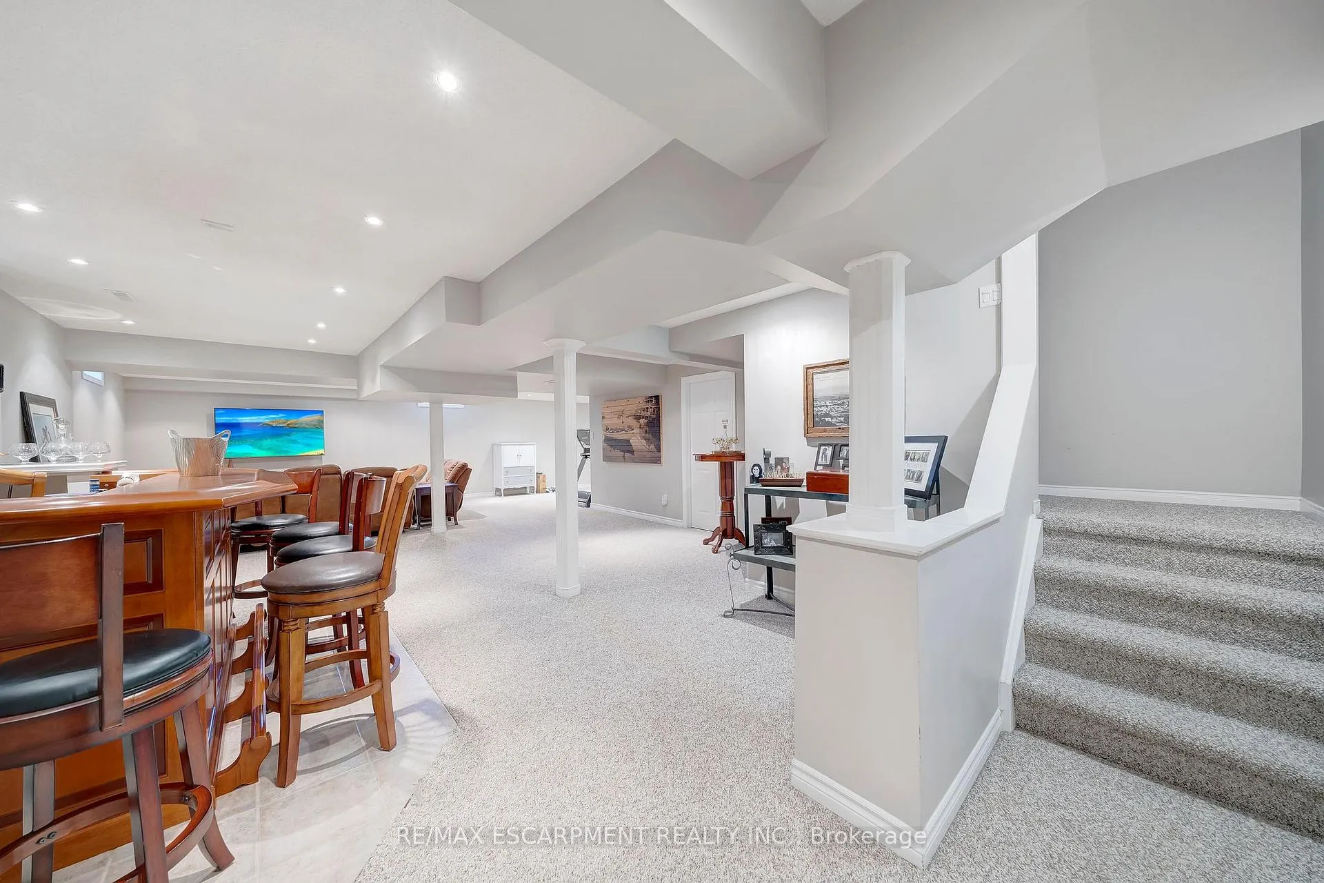 Photo 31 of 143 Valmont Street, Hamilton, Ancaster — HOMEH