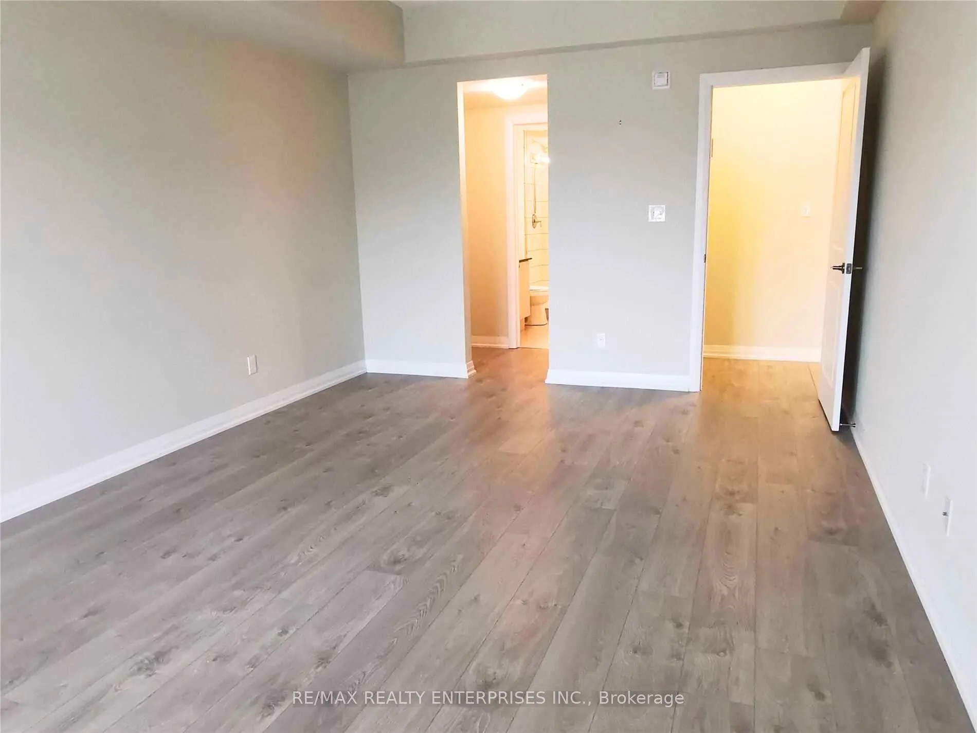 Photo 8 of Unit 212, 54 Koda Street, Barrie, Rural Barrie Southwest — HOMEH