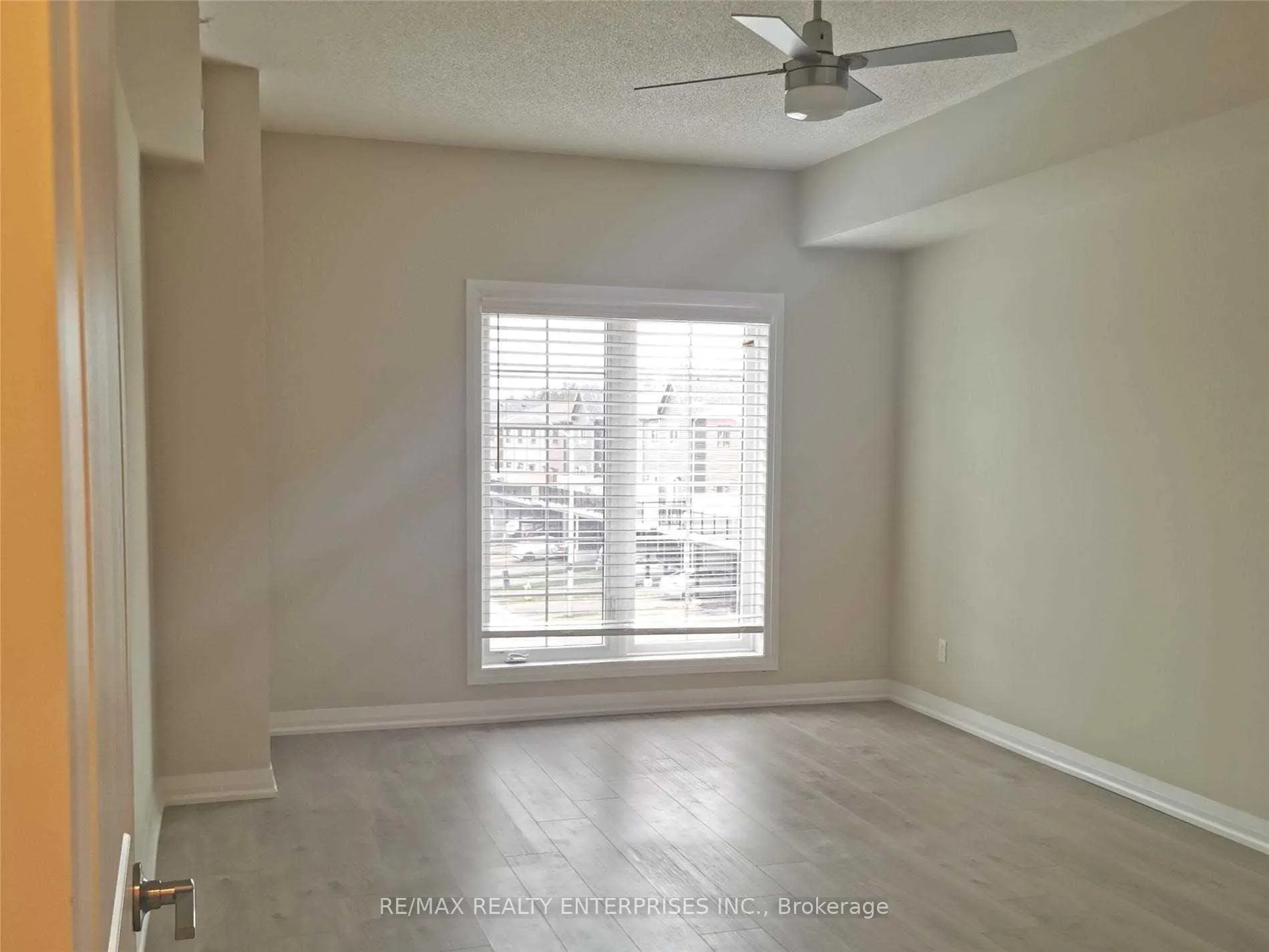 Photo 10 of Unit 212, 54 Koda Street, Barrie, Rural Barrie Southwest — HOMEH
