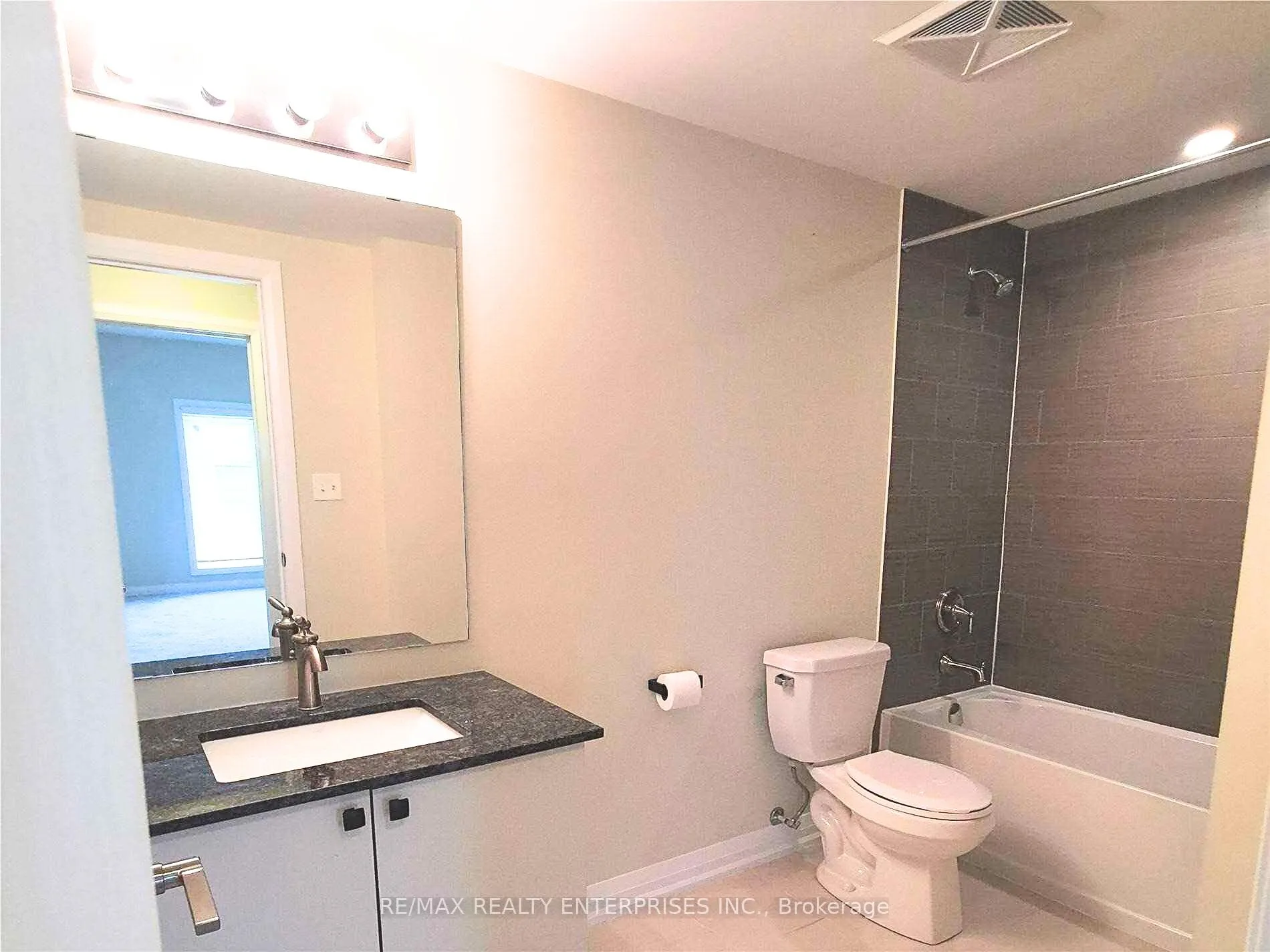 Photo 11 of Unit 212, 54 Koda Street, Barrie, Rural Barrie Southwest — HOMEH