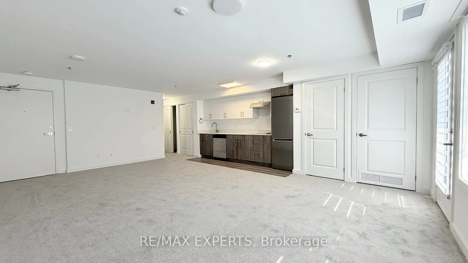 Photo 3 of Unit 304, 45 Connaught Avenue, Toronto, Greenwood-Coxwell — HOMEH