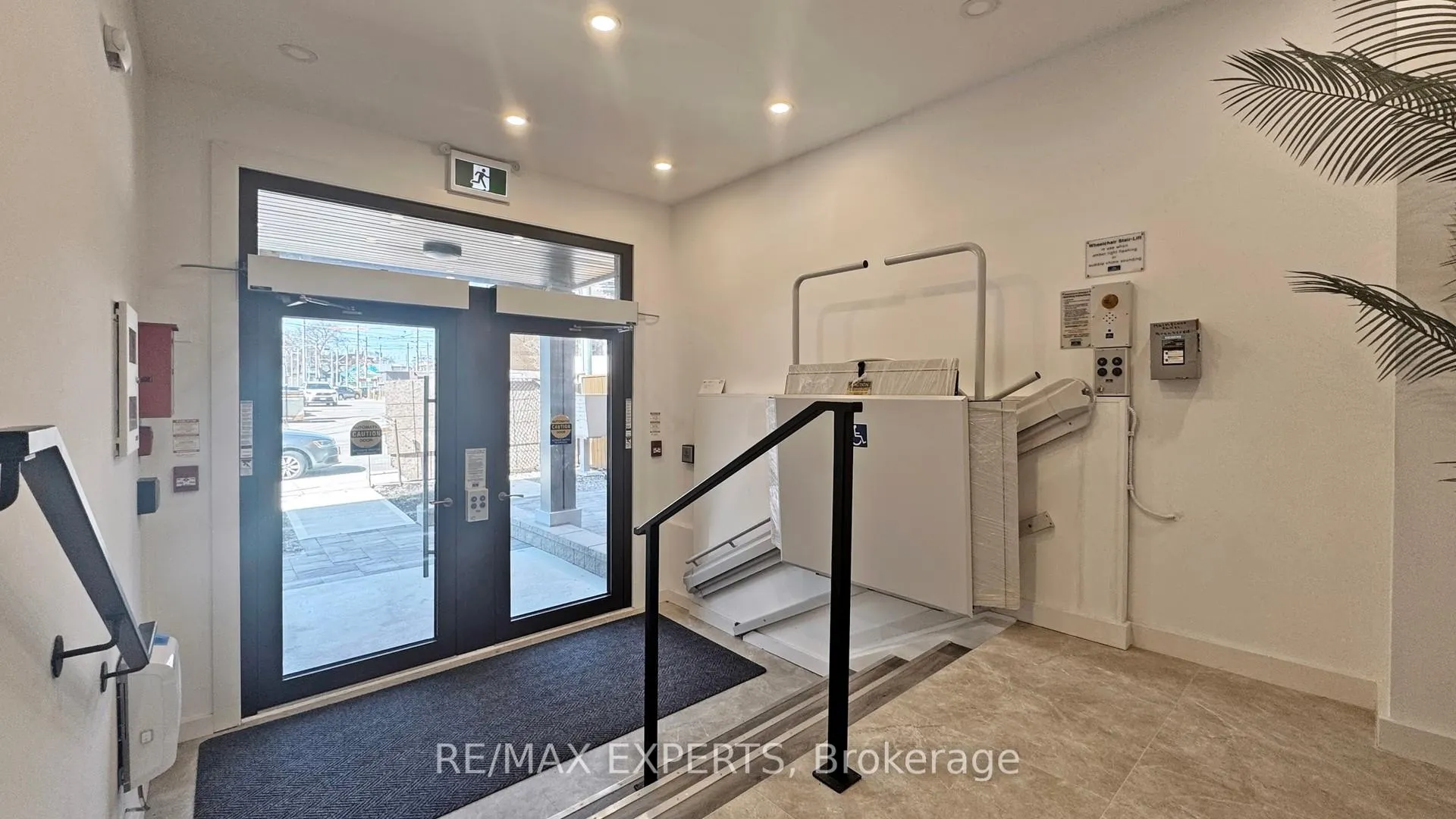 Photo 10 of Unit 304, 45 Connaught Avenue, Toronto, Greenwood-Coxwell — HOMEH