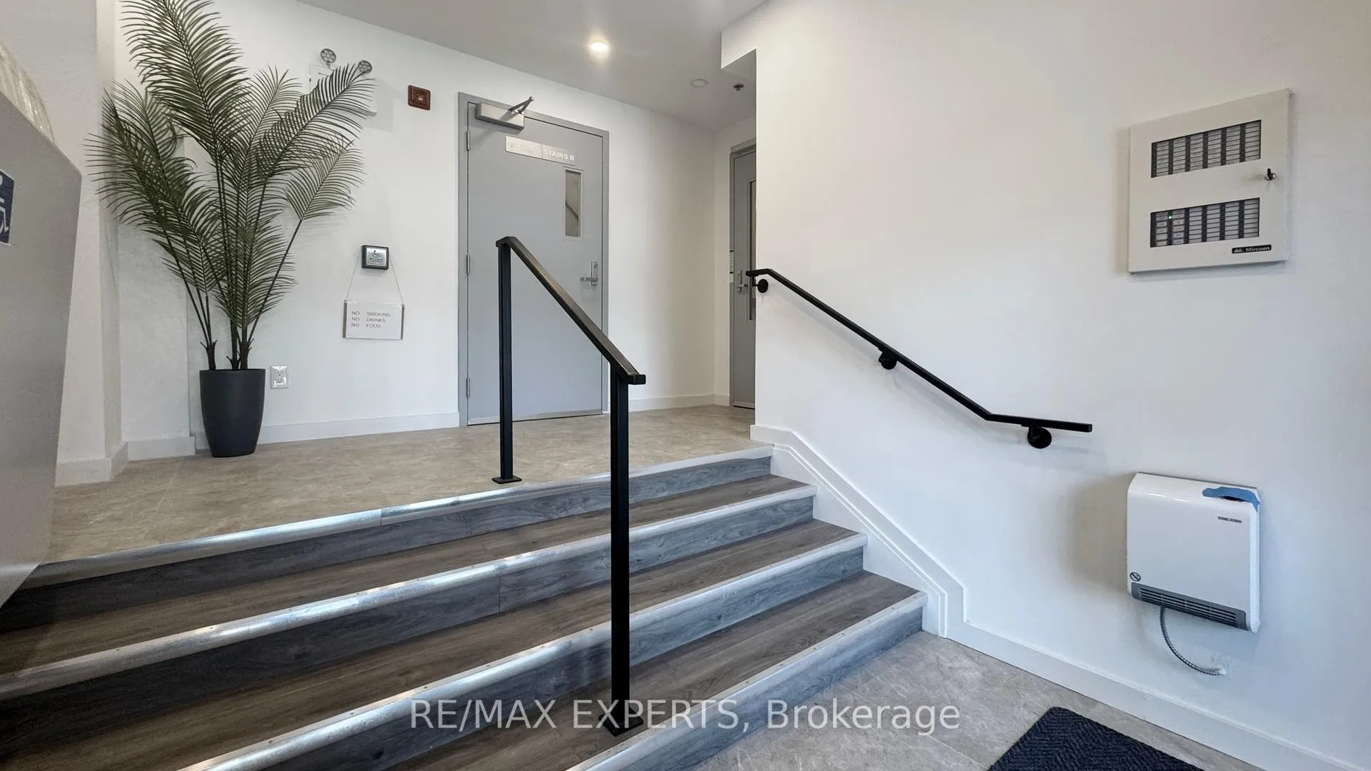 Photo 11 of Unit 304, 45 Connaught Avenue, Toronto, Greenwood-Coxwell — HOMEH
