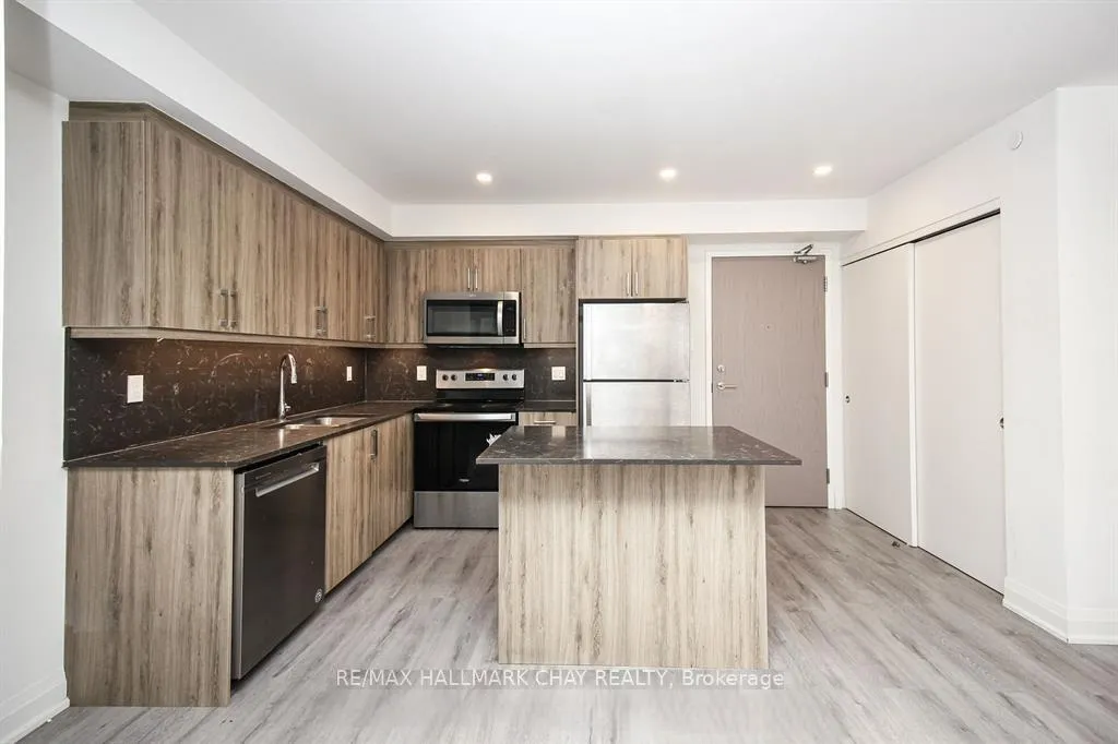 Photo 2 of Unit 308, 58 Lakeside Terrace, Barrie, Little Lake — HOMEH