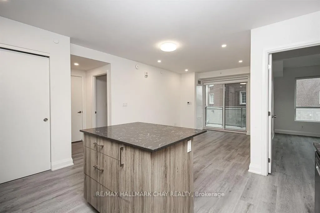 Photo 6 of Unit 308, 58 Lakeside Terrace, Barrie, Little Lake — HOMEH