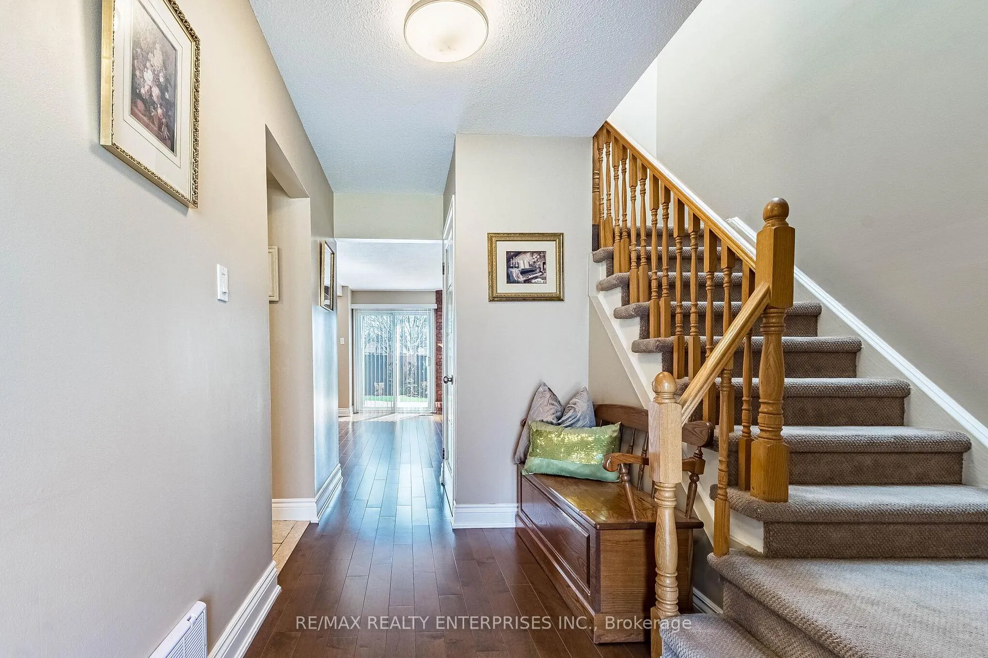 Photo 2 of 3016 Rymal Road, Mississauga, Applewood — HOMEH