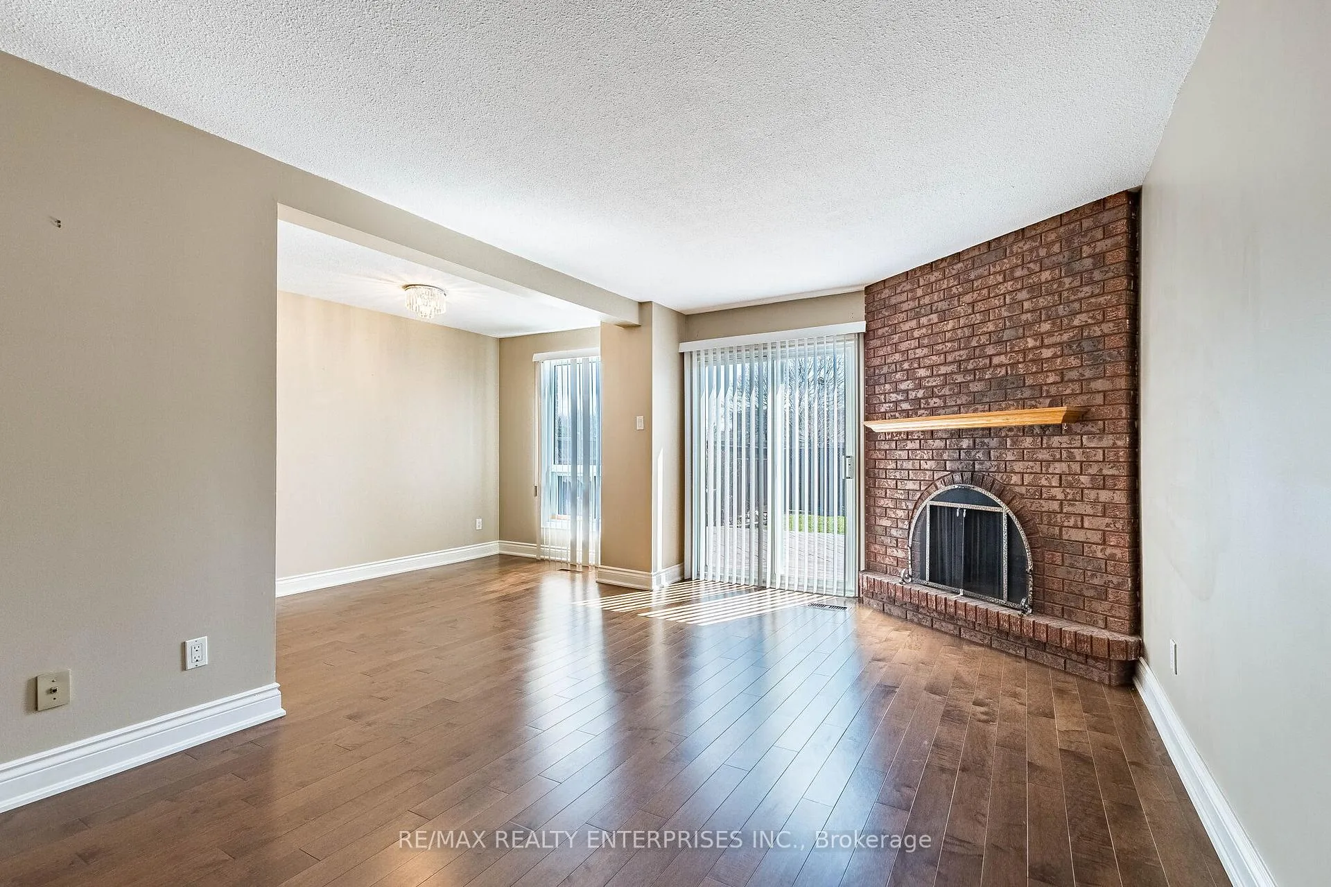Photo 13 of 3016 Rymal Road, Mississauga, Applewood — HOMEH