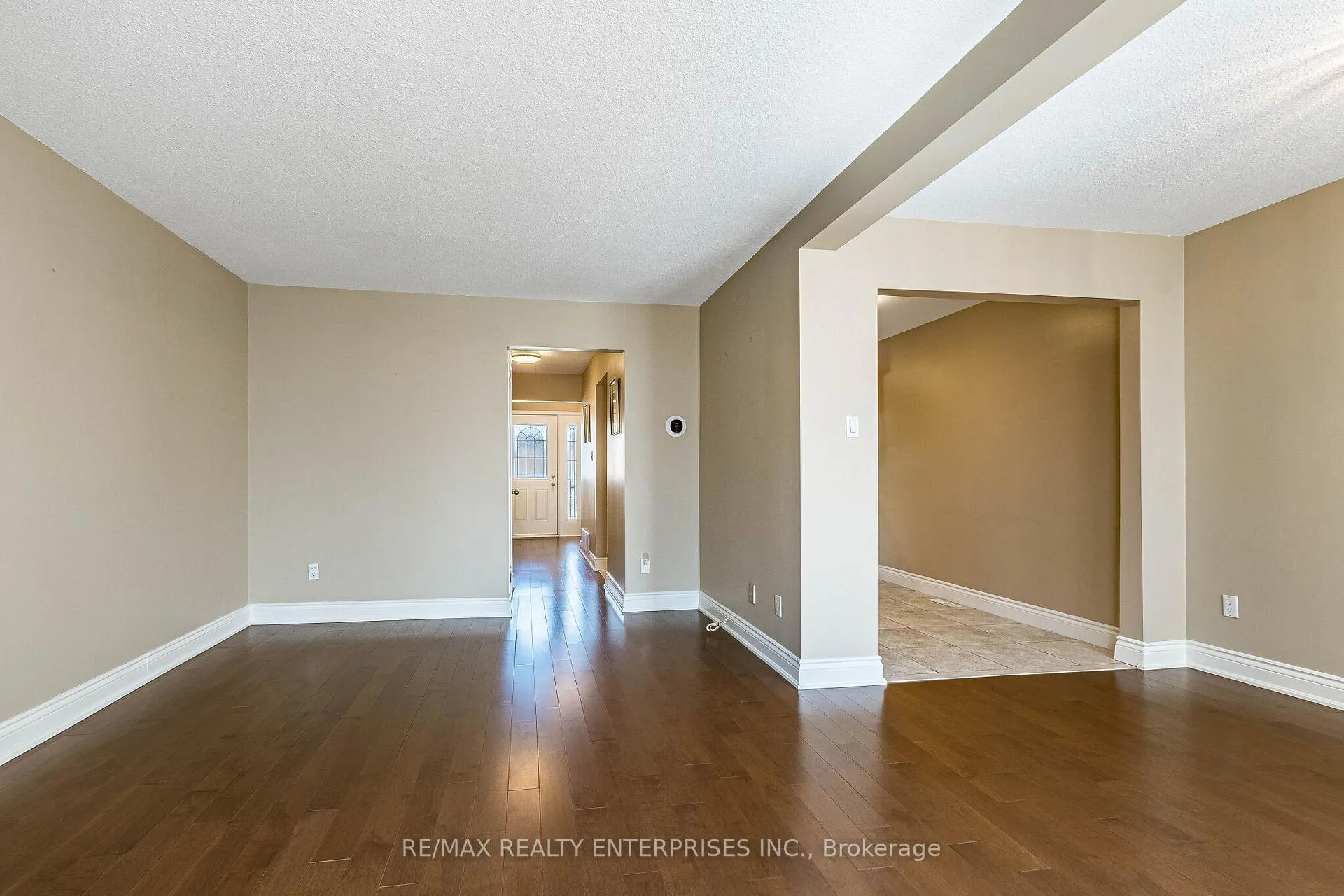 Photo 15 of 3016 Rymal Road, Mississauga, Applewood — HOMEH