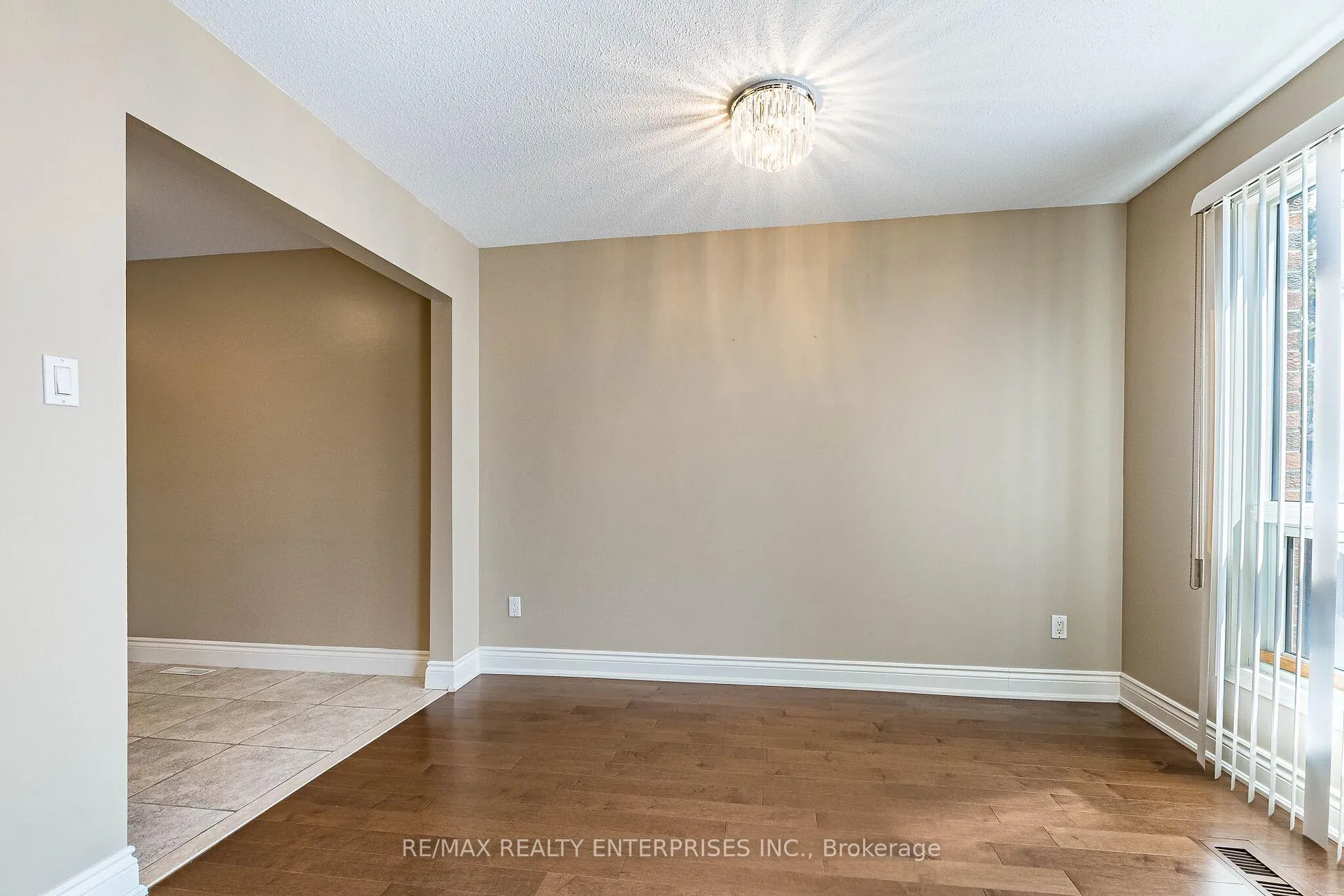 Photo 16 of 3016 Rymal Road, Mississauga, Applewood — HOMEH