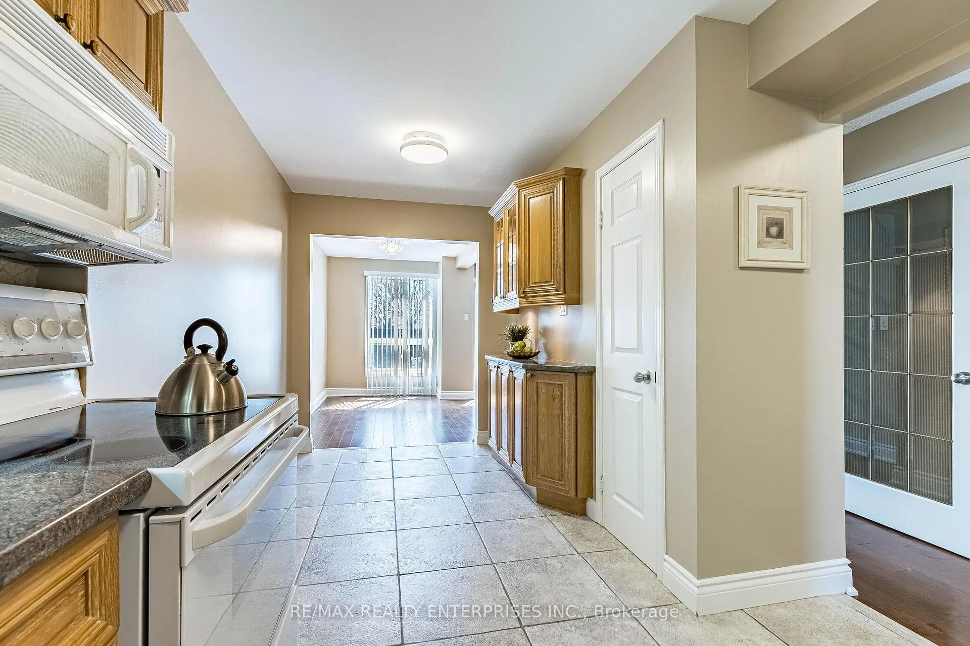 Photo 22 of 3016 Rymal Road, Mississauga, Applewood — HOMEH