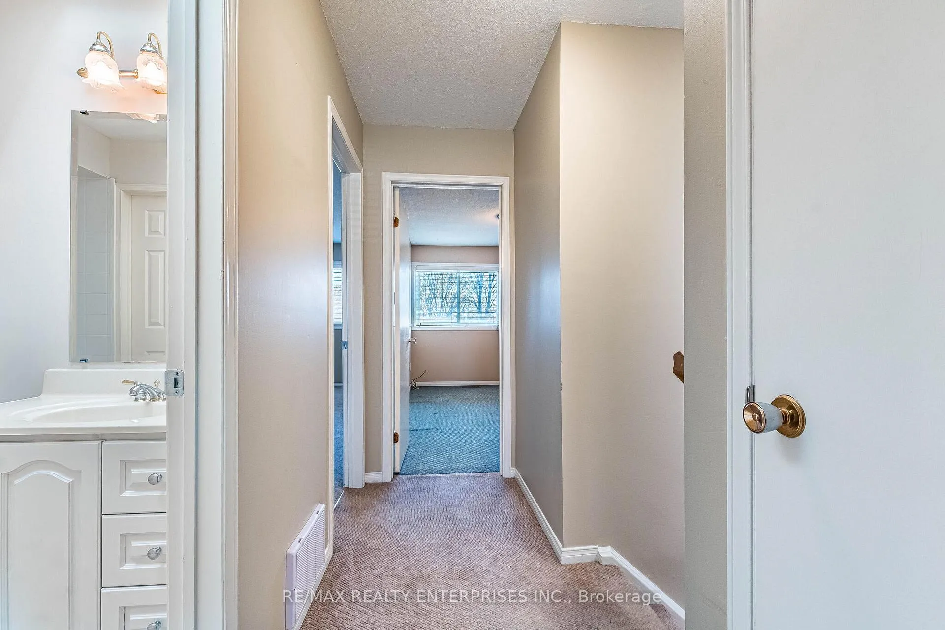 Photo 24 of 3016 Rymal Road, Mississauga, Applewood — HOMEH