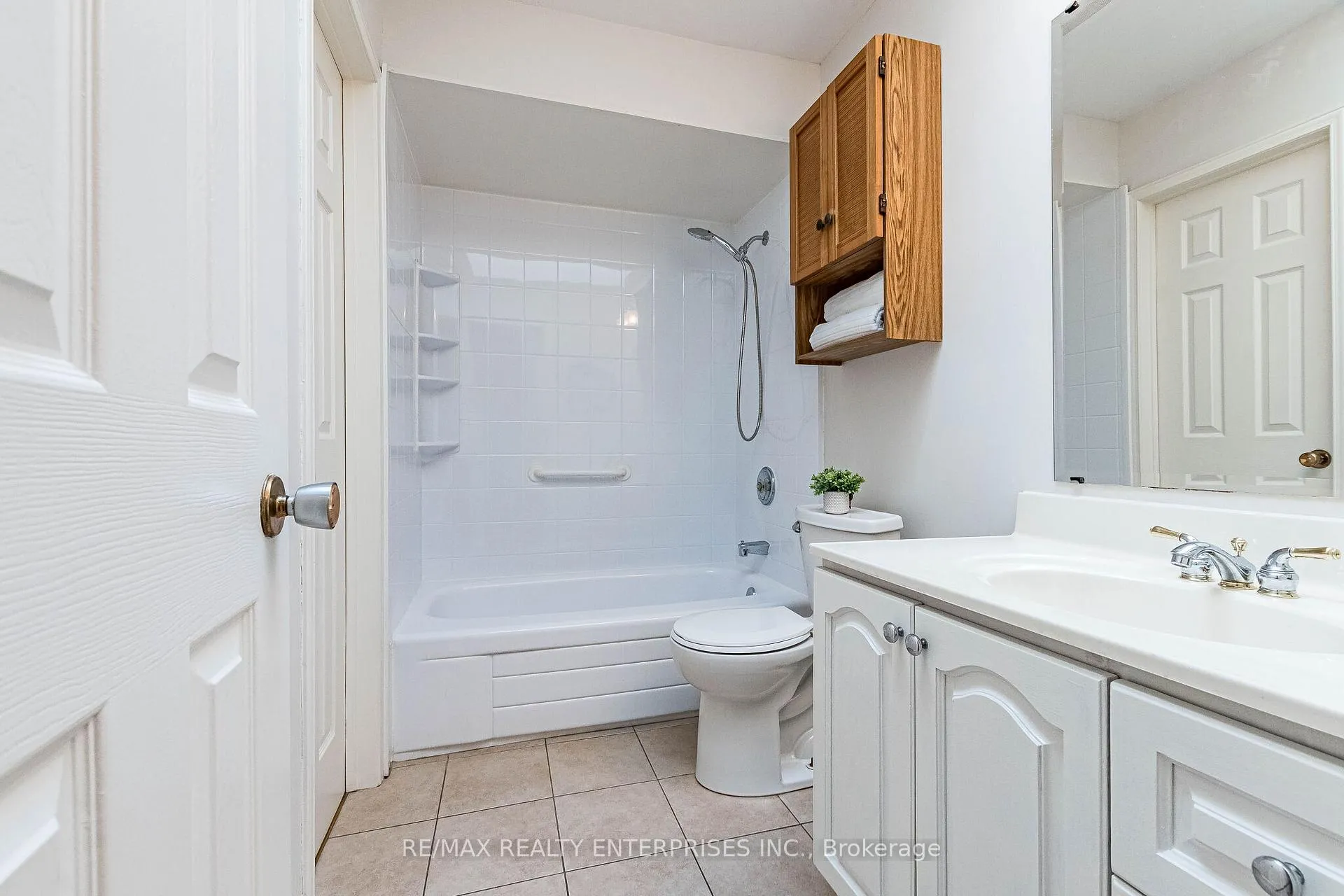 Photo 36 of 3016 Rymal Road, Mississauga, Applewood — HOMEH