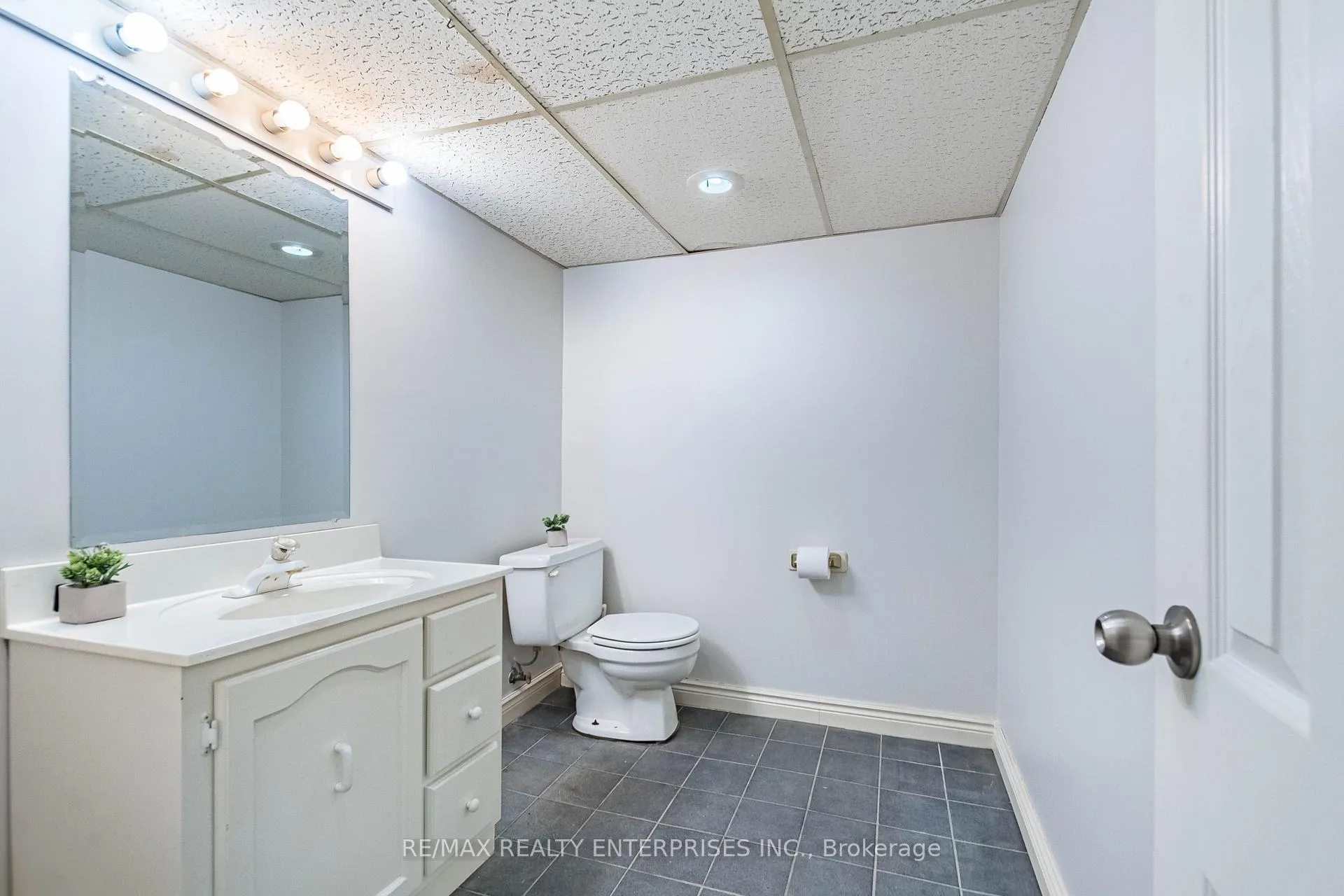 Photo 43 of 3016 Rymal Road, Mississauga, Applewood — HOMEH